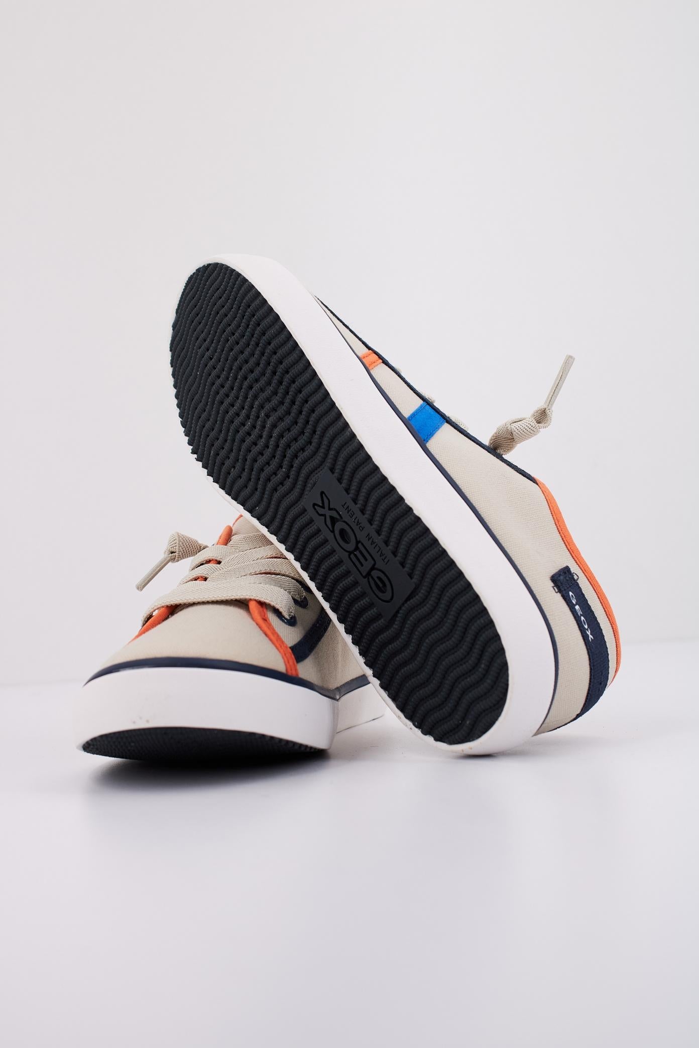 GEOX  J GISLI BOY en color BEIS  (5)