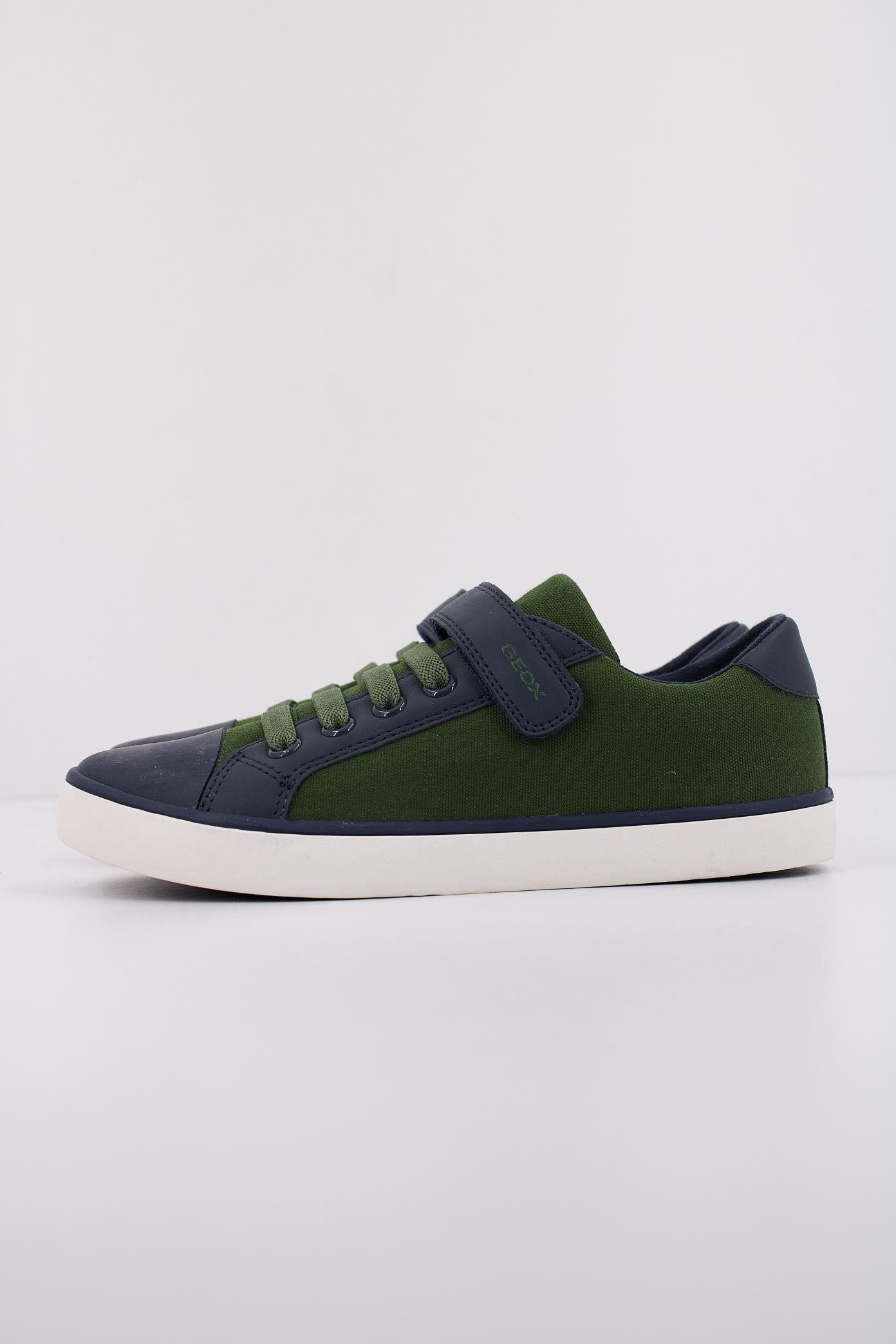 GEOX J GISLI B B  en color VERDE  (1)