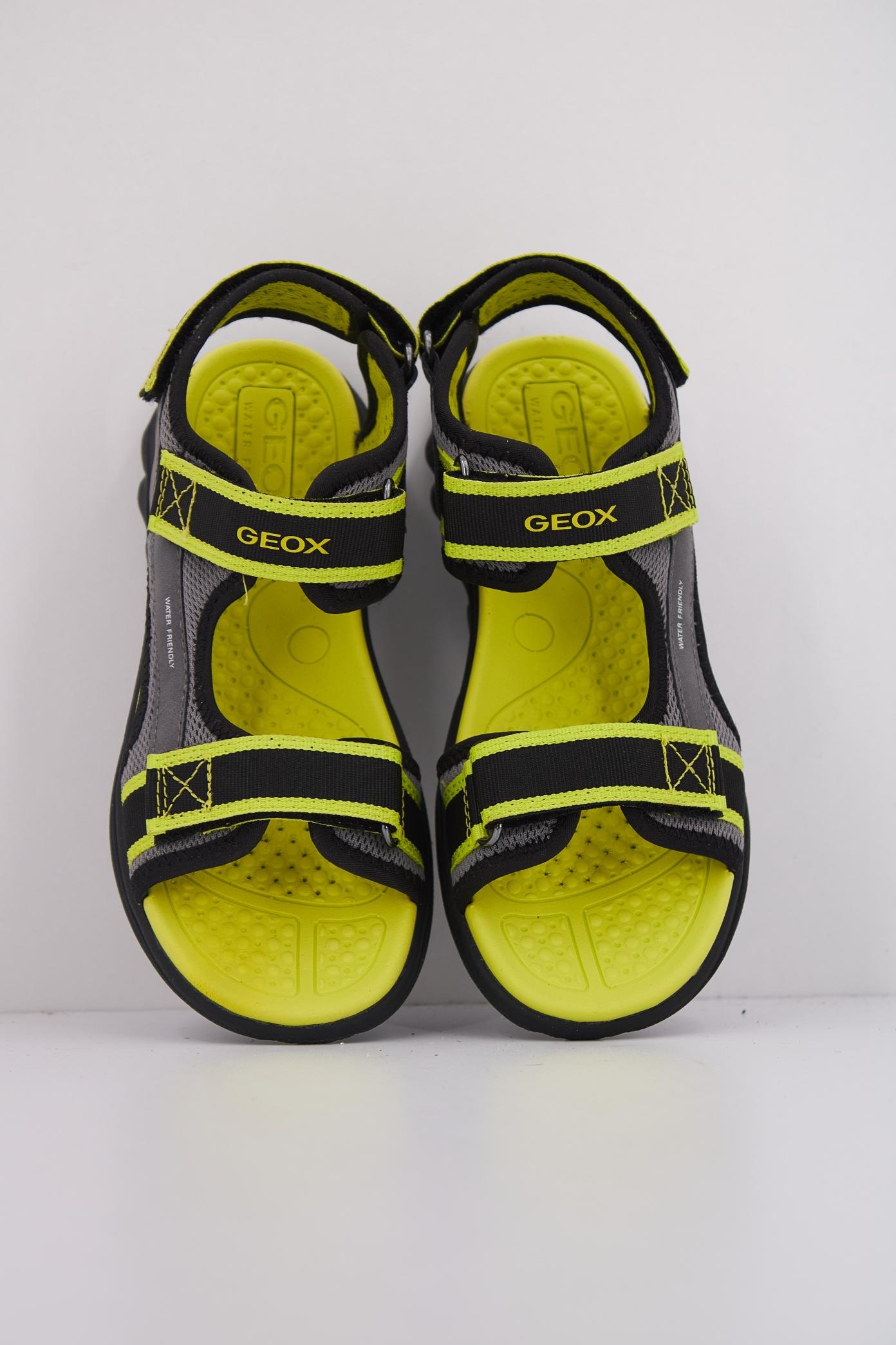 GEOX J SANDAL AIRADYUM B en color NEGRO  (3)