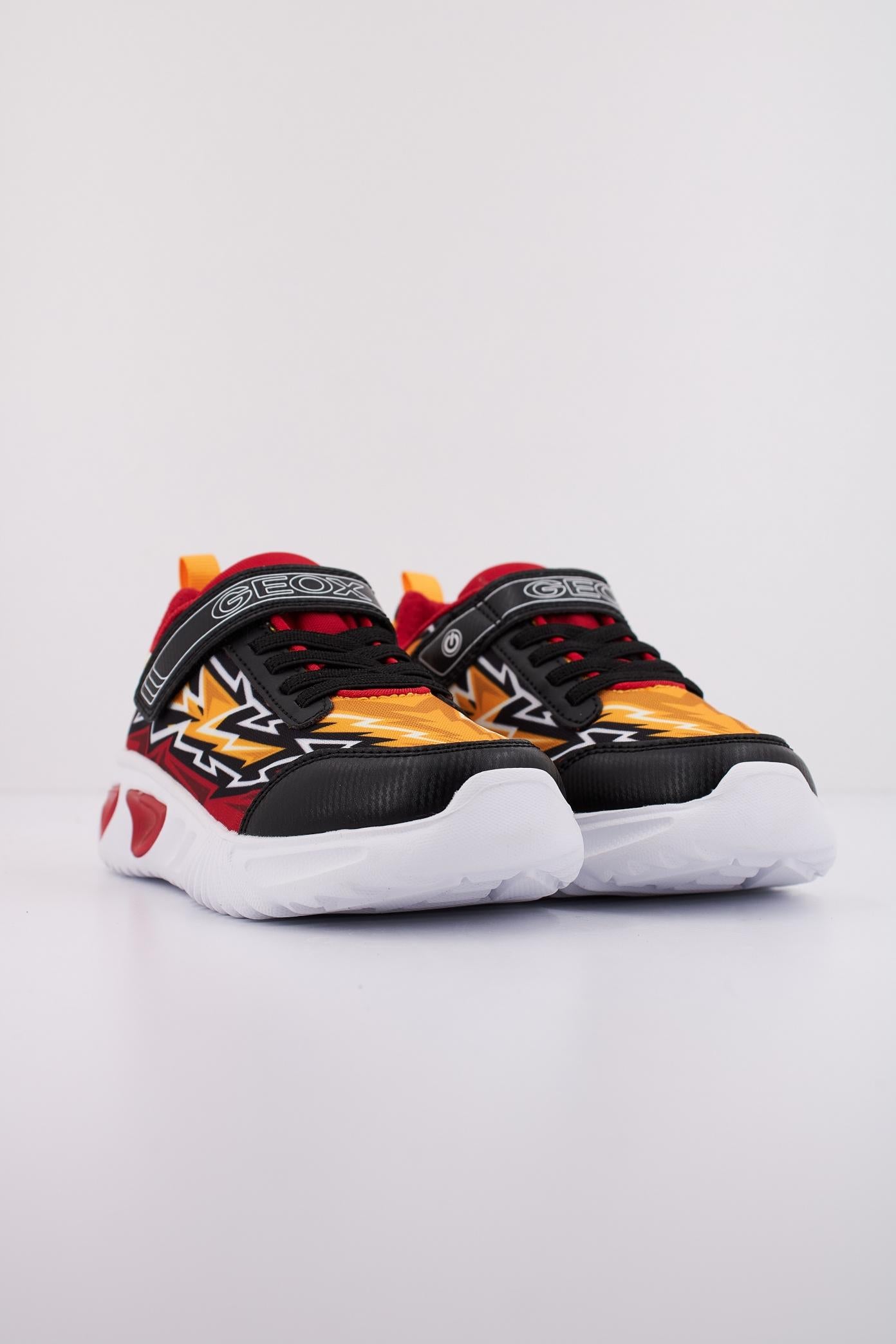 GEOX J ASSISTER BOY en color ROJO  (2)
