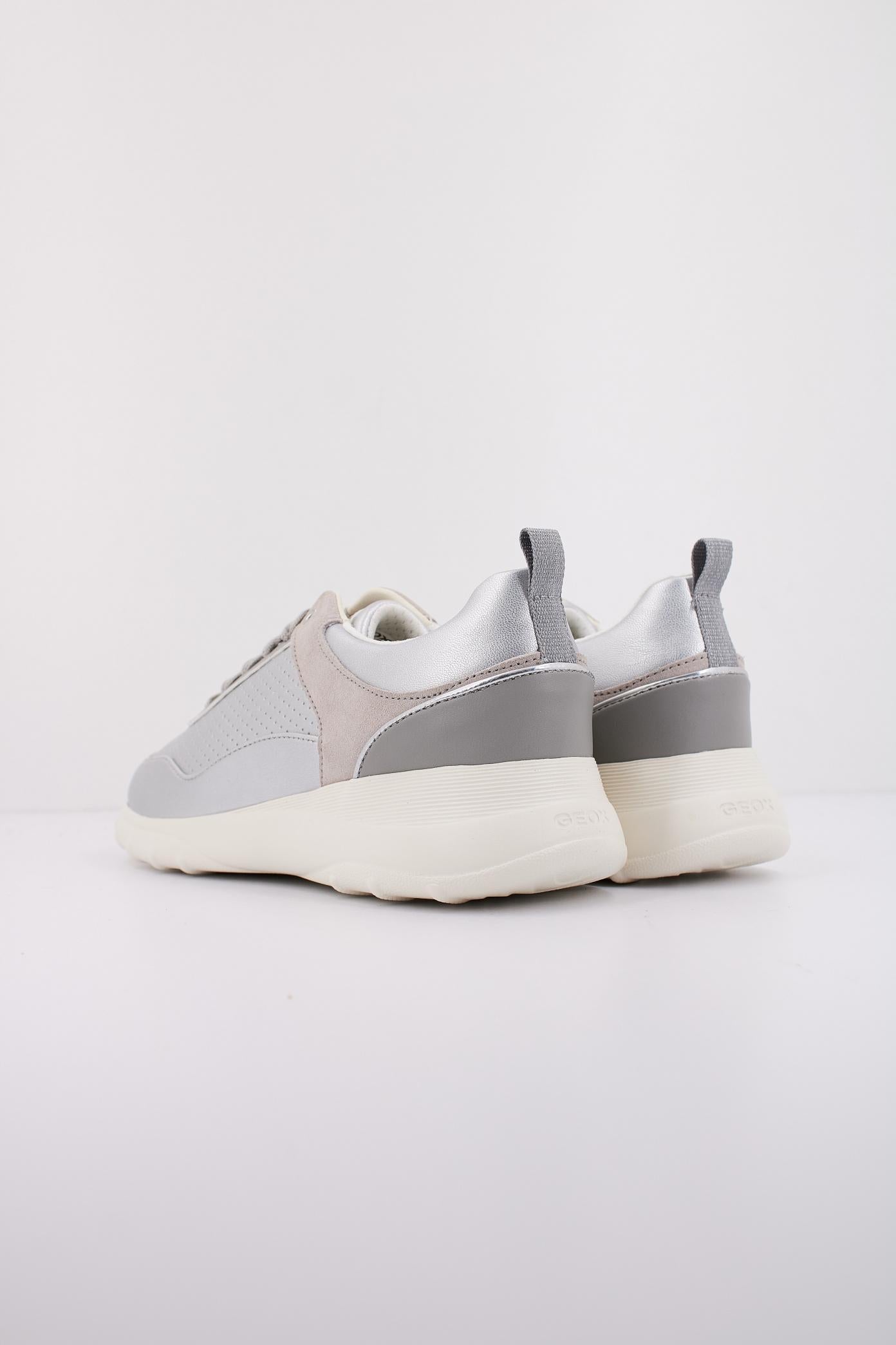 GEOX D ALLENIEE en color PLATA  (3)