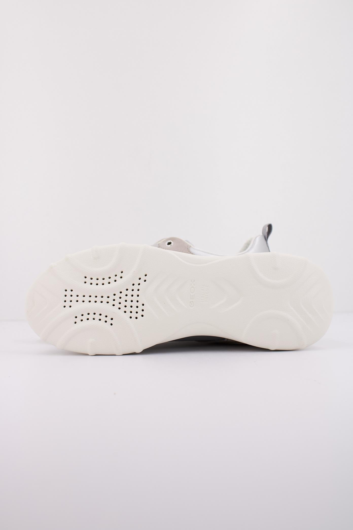 GEOX D ALLENIEE en color PLATA  (4)