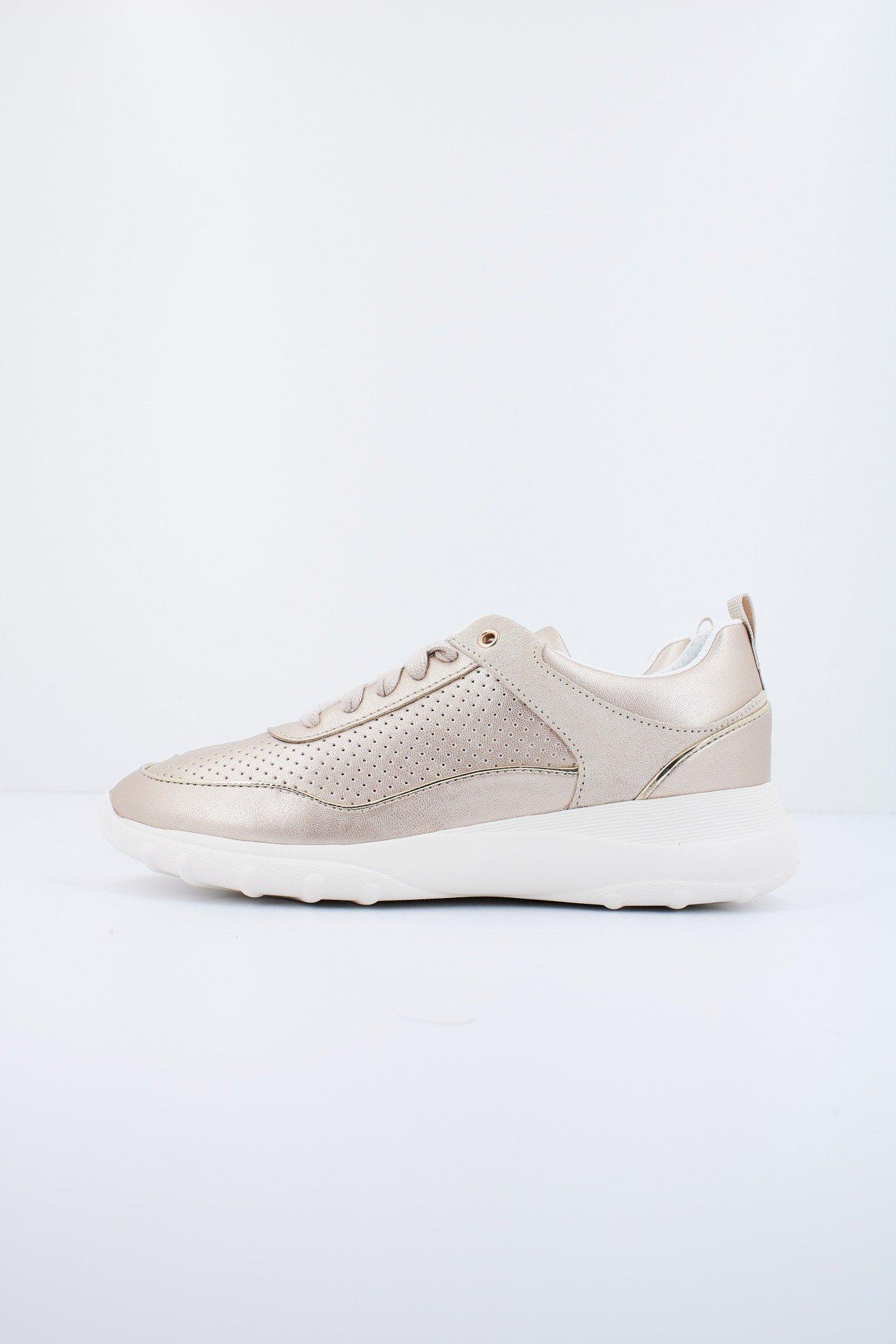 GEOX D ALLENIEE en color ORO  (1)