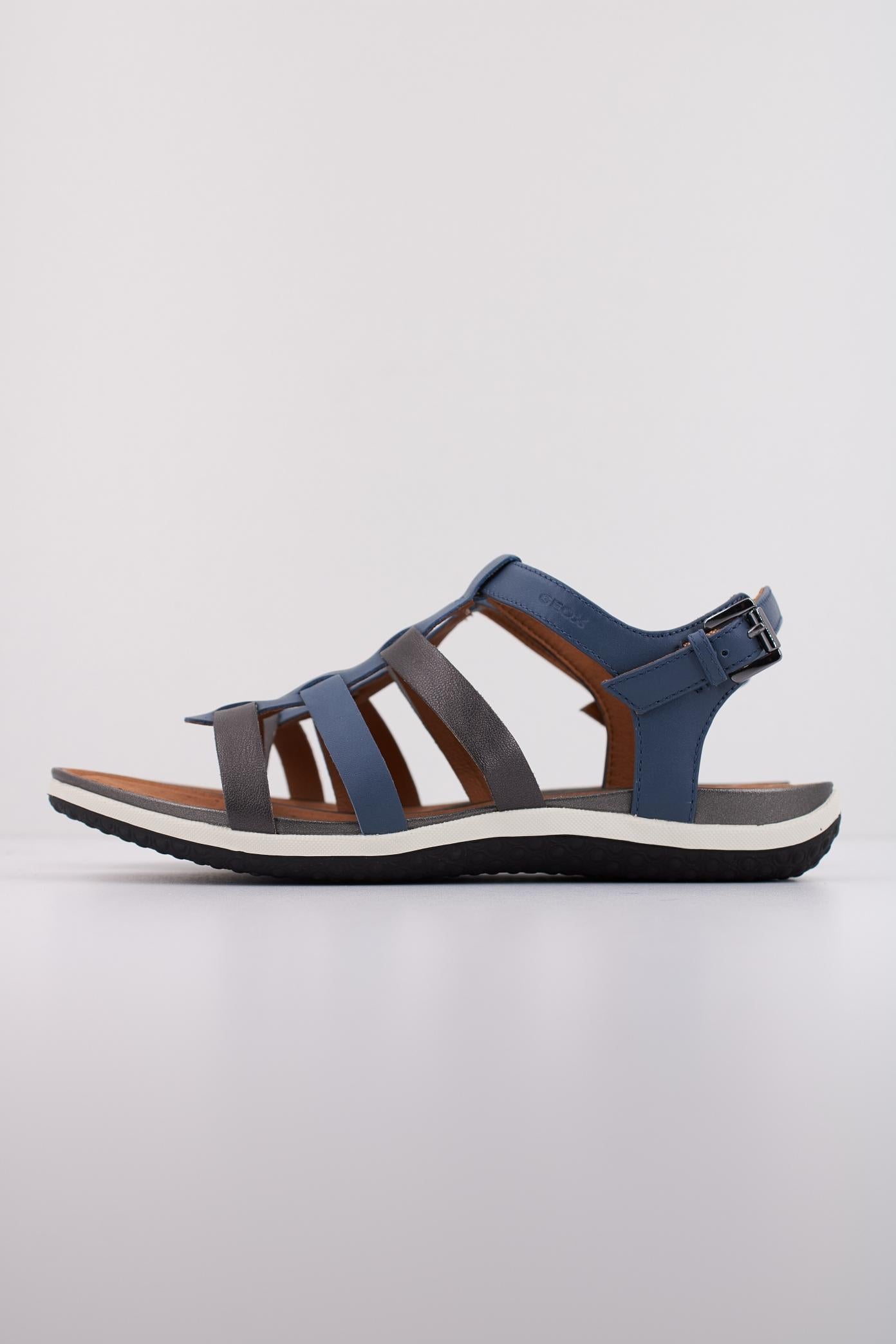 GEOX D SANDAL VEGA en color AZUL  (1)