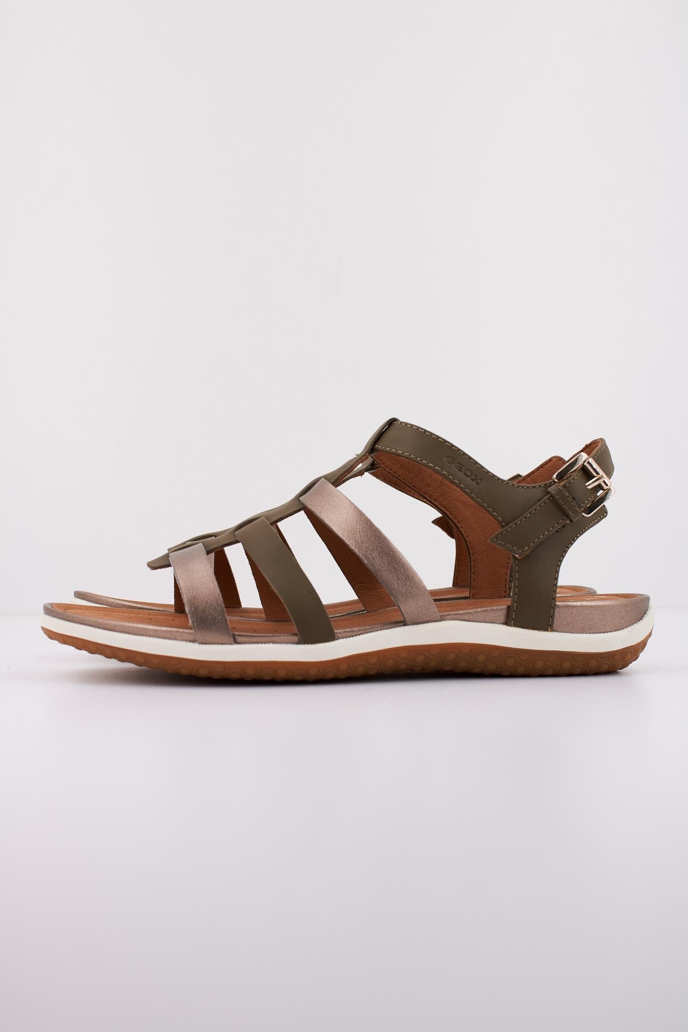 GEOX D SANDAL VEGA en color VERDE  (1)