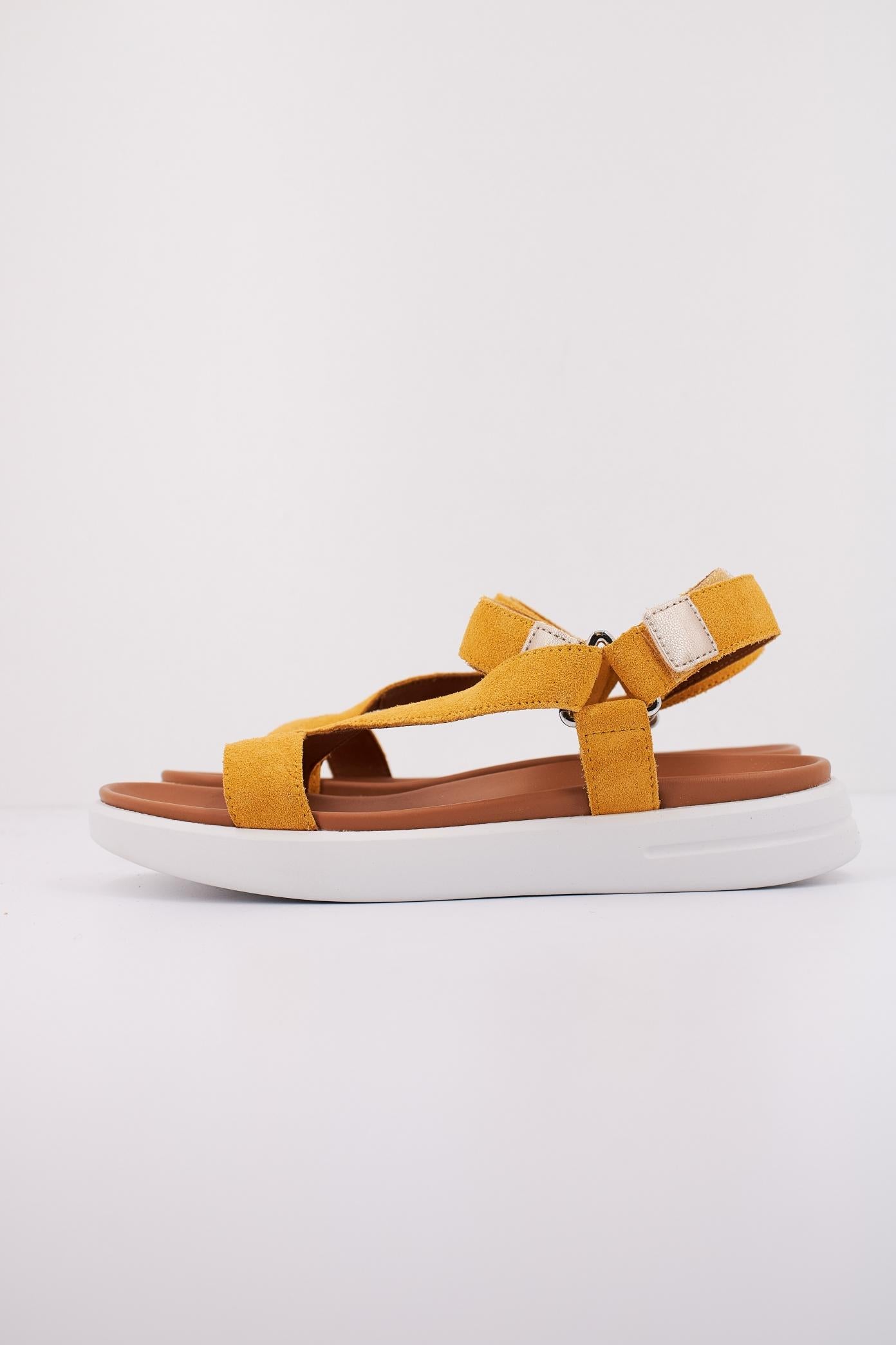 GEOX D XAND S en color AMARILLO  (1)