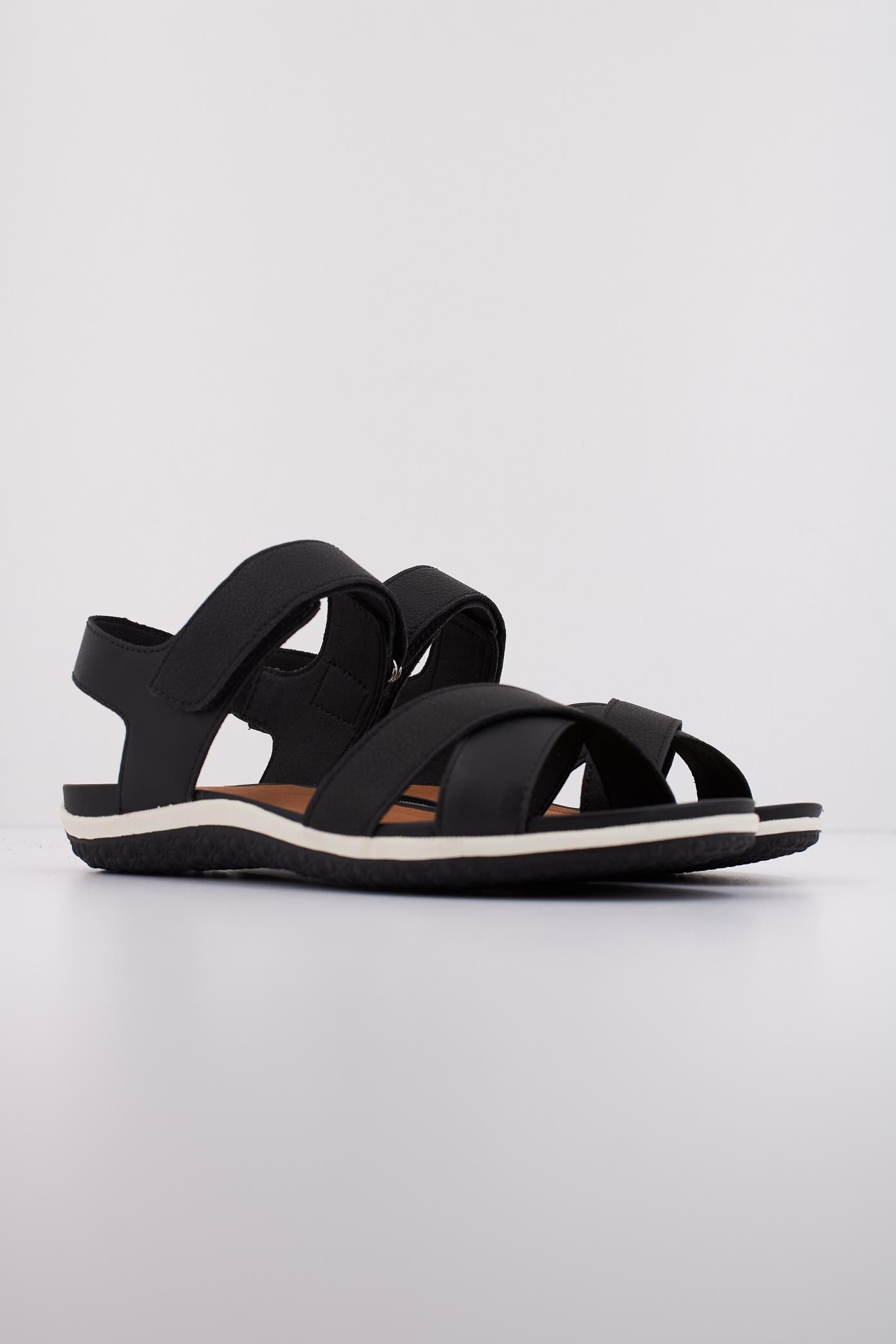 GEOX D SANDAL VEGA en color NEGRO  (2)