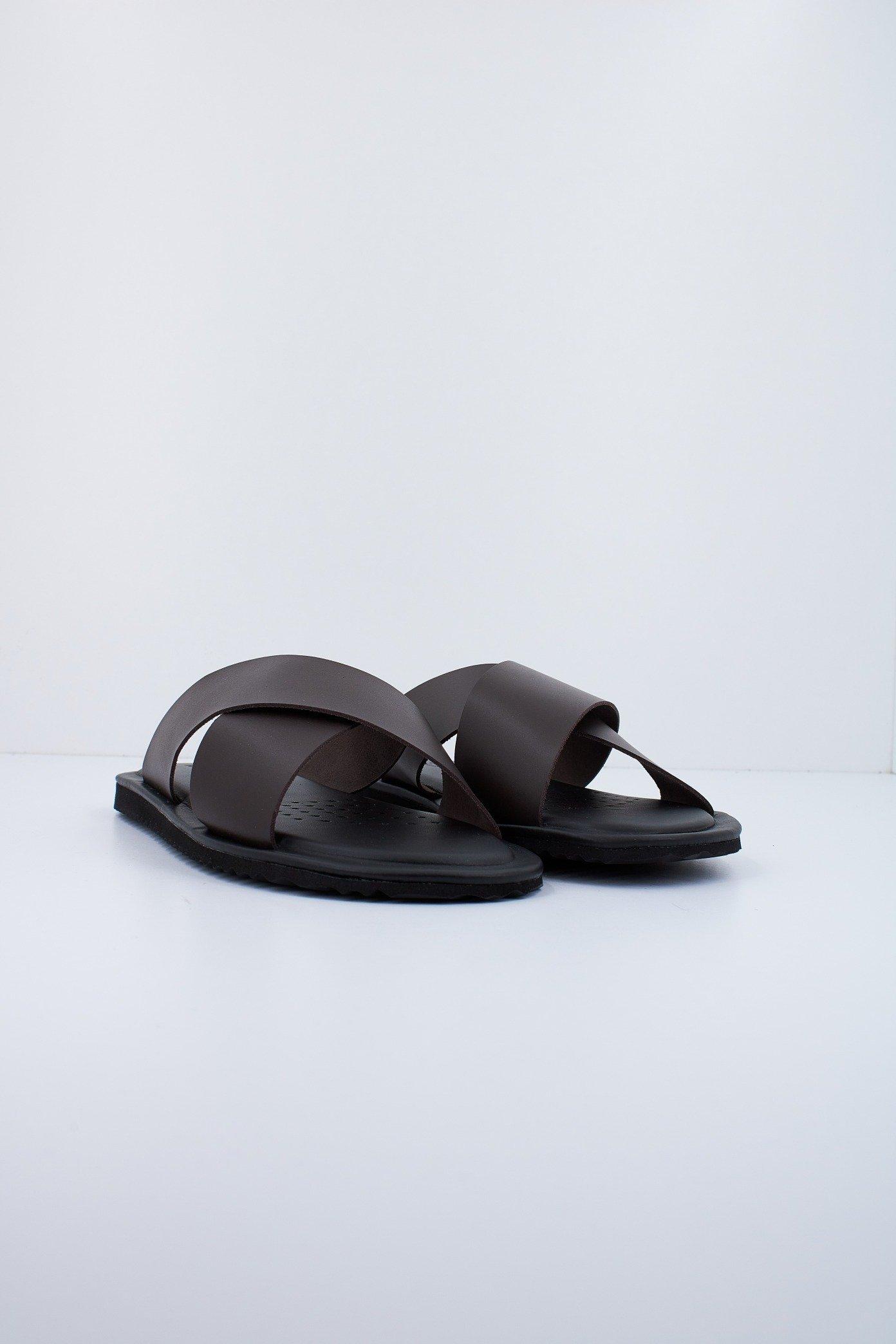 GEOX U ERICE B en color MARRON  (2)