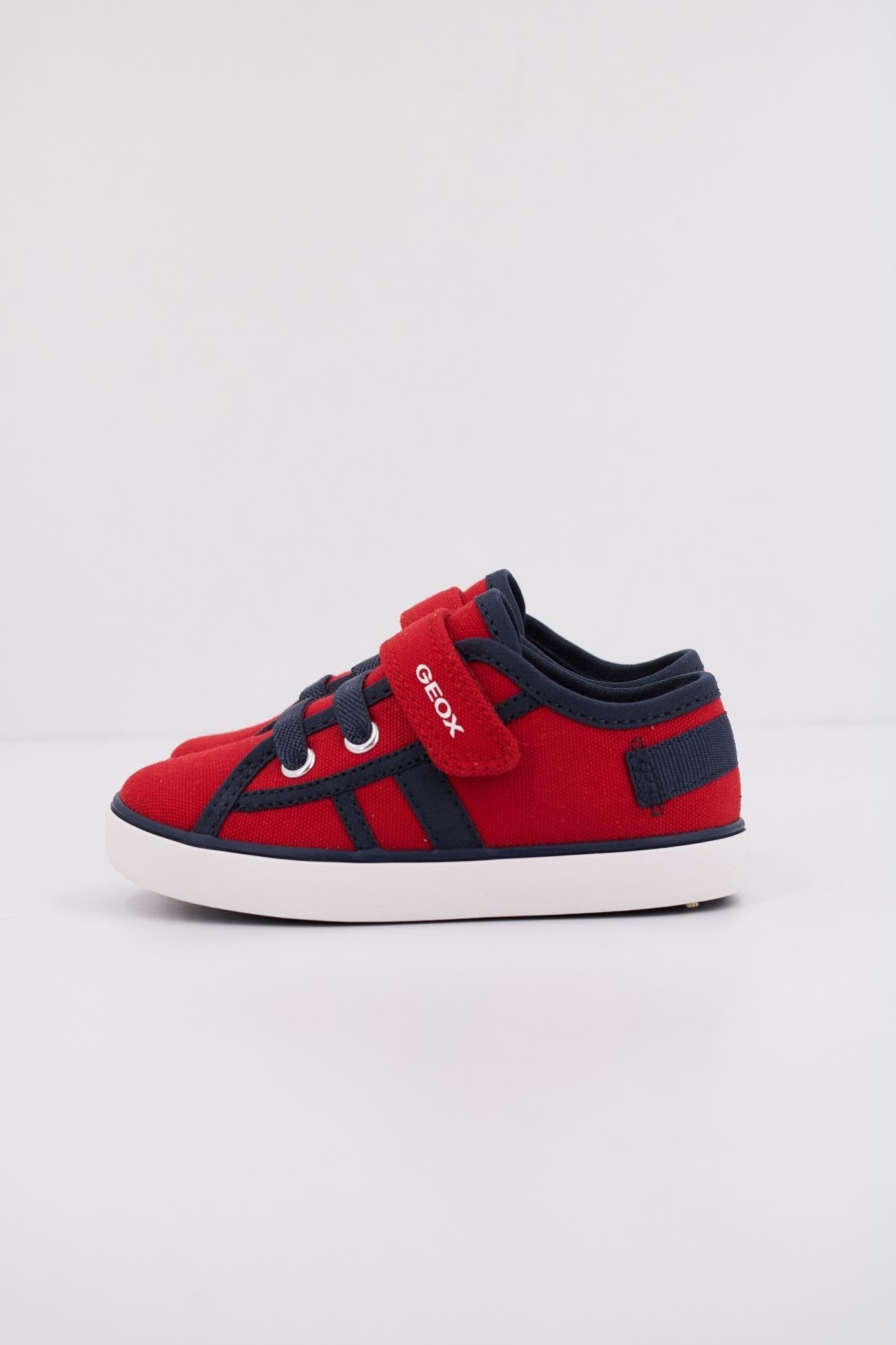 GEOX B SANDAL CHALKI BOY en color ROJO  (1)