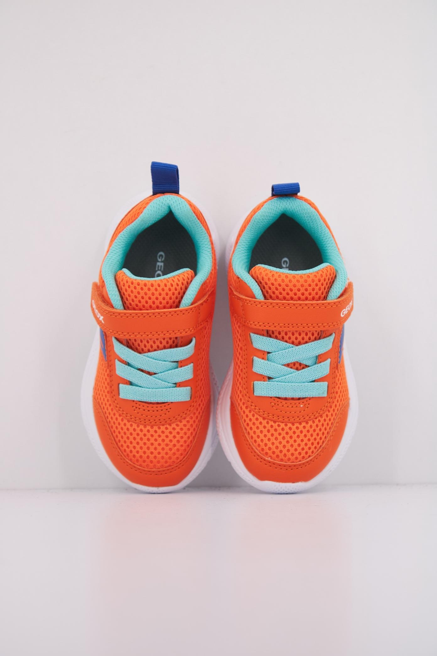 GEOX  B SPRINTYE BOY  en color NARANJA  (3)