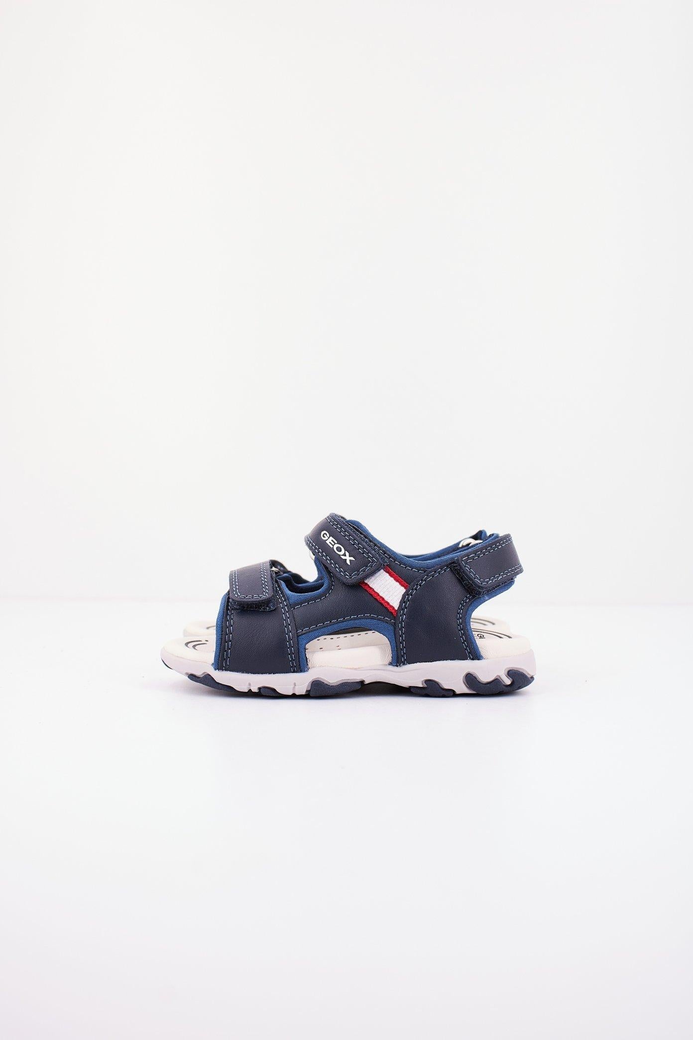 GEOX B S.FLAFFEE B. A en color AZUL  (1)