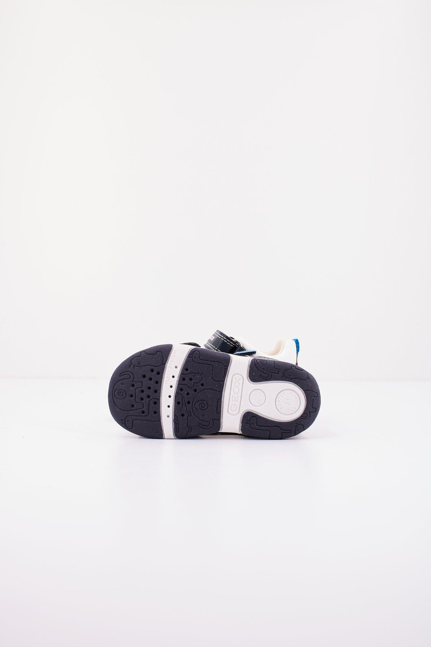 GEOX B SANDAL TAPUZ BOY en color AZUL  (4)