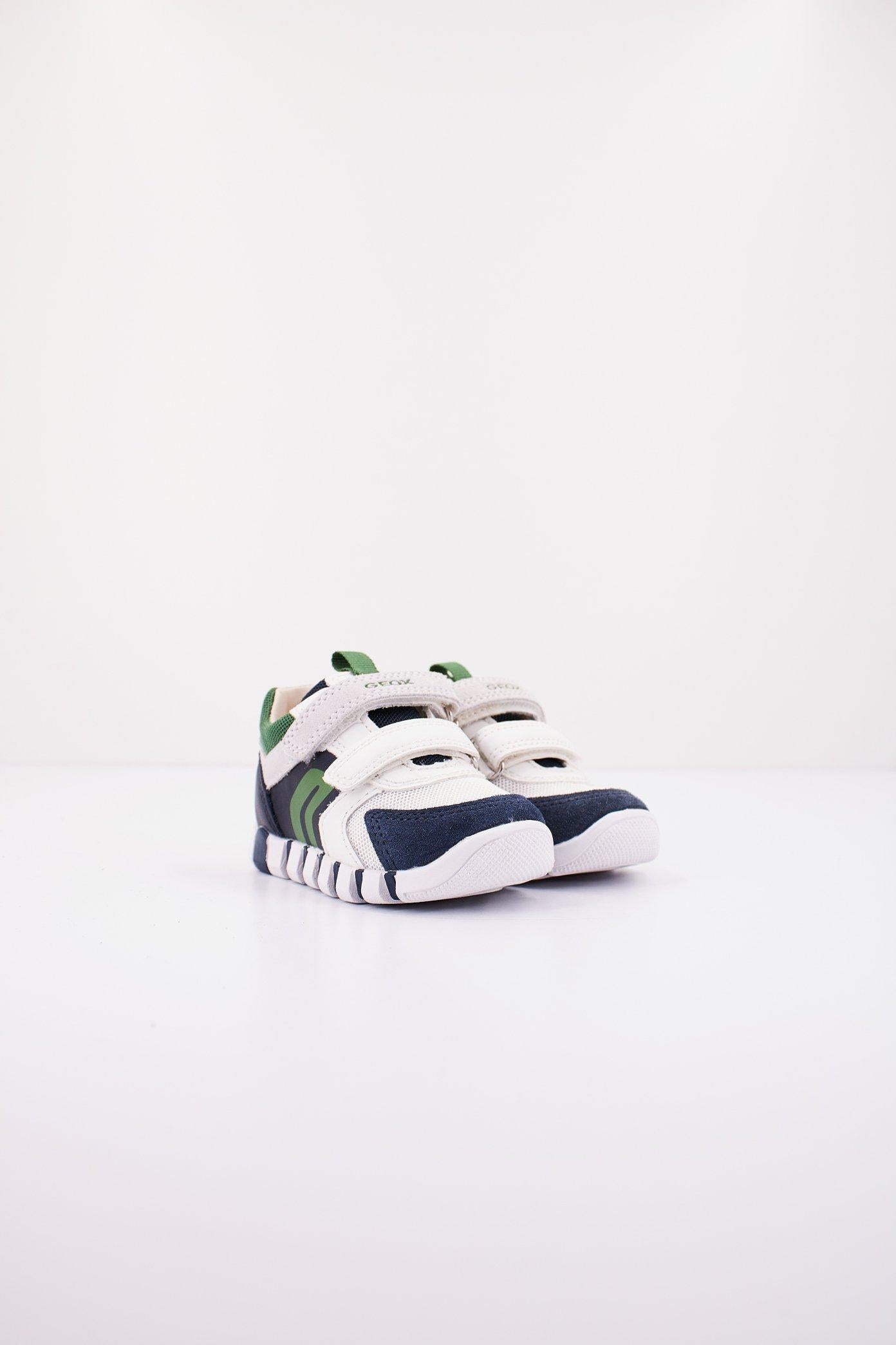 GEOX B IUPIDOO BOY en color BLANCO  (2)