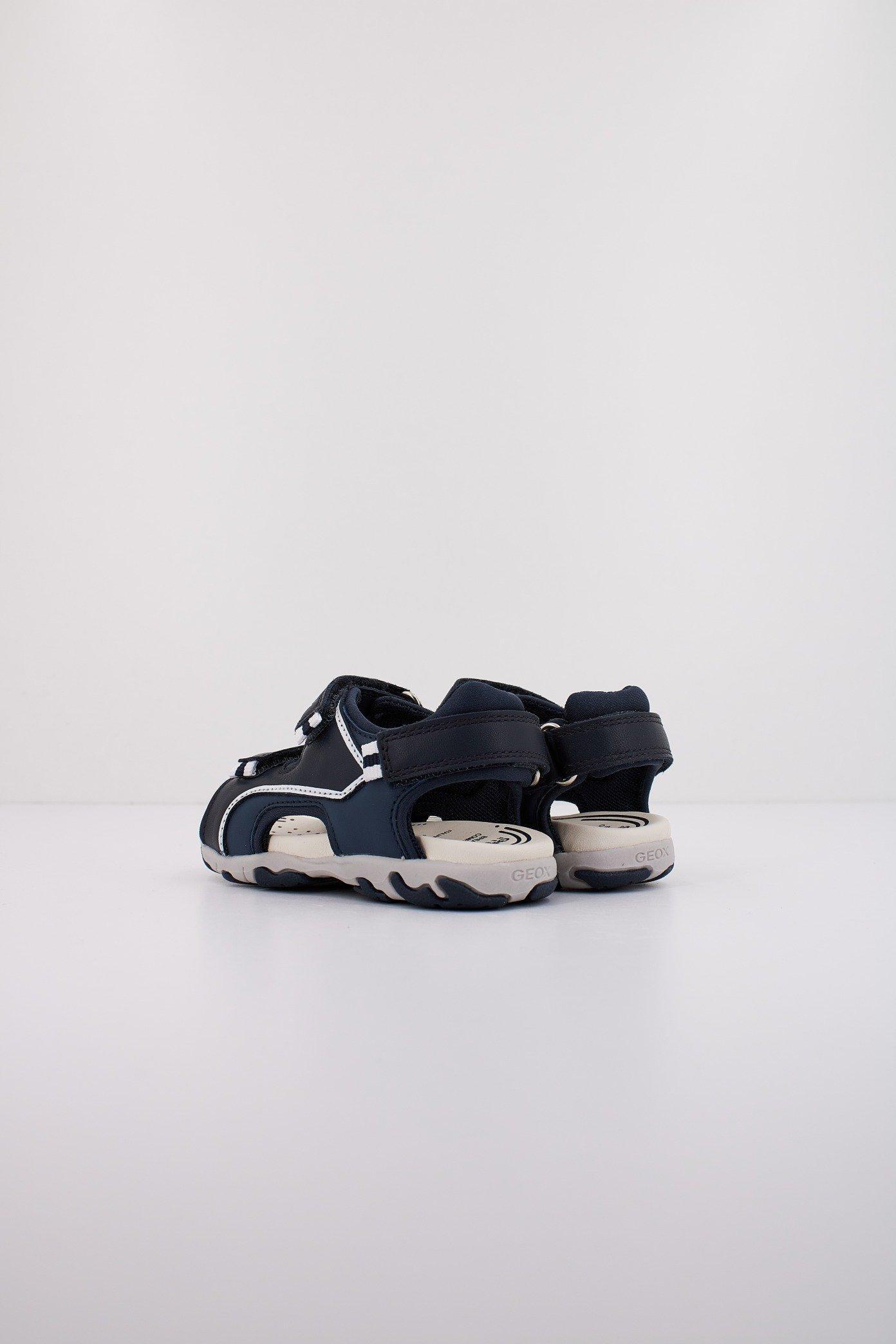 GEOX B SANDAL FLAFFEE BOY en color AZUL  (3)