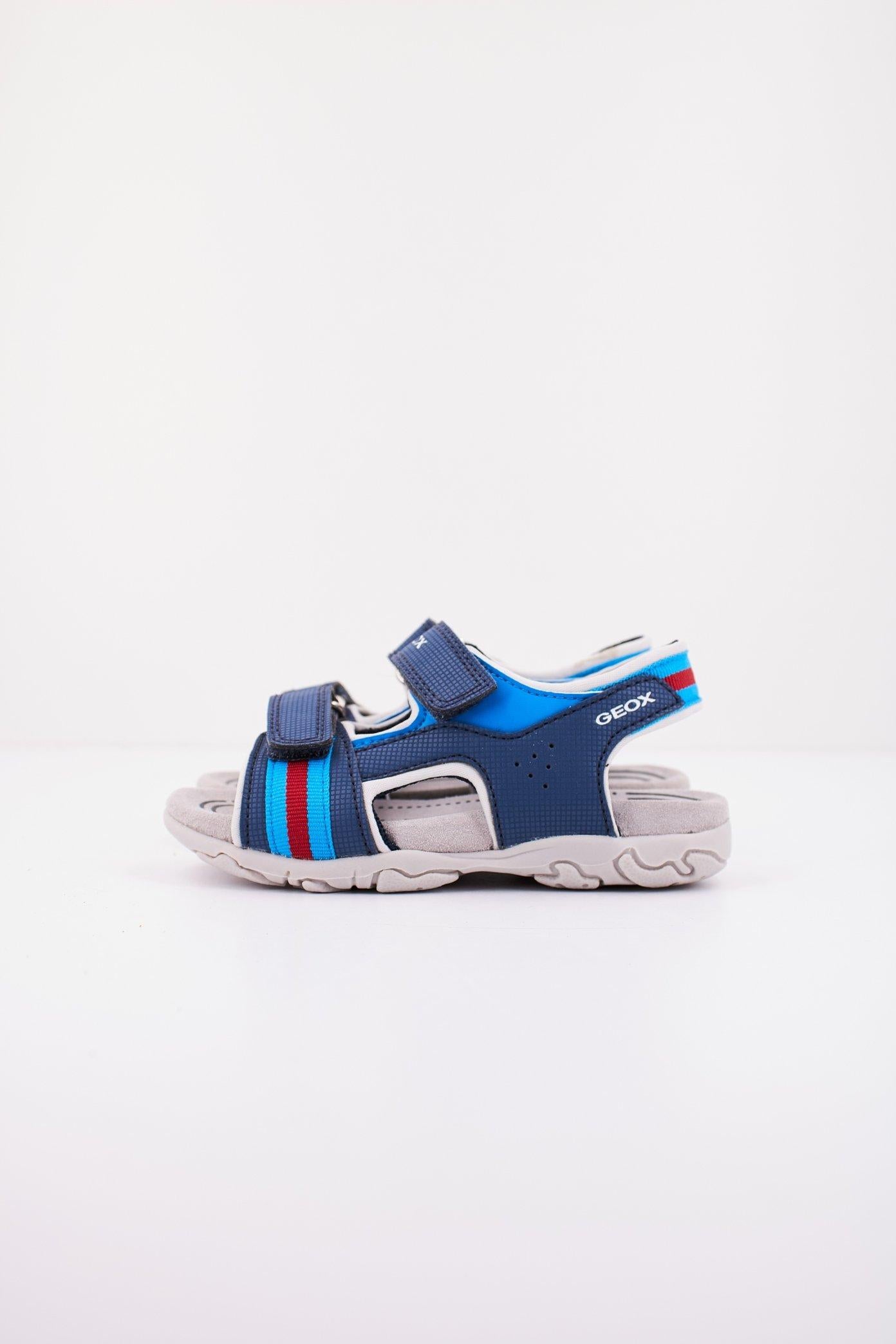 GEOX B SANDAL FLAFFEE BOY en color AZUL  (1)