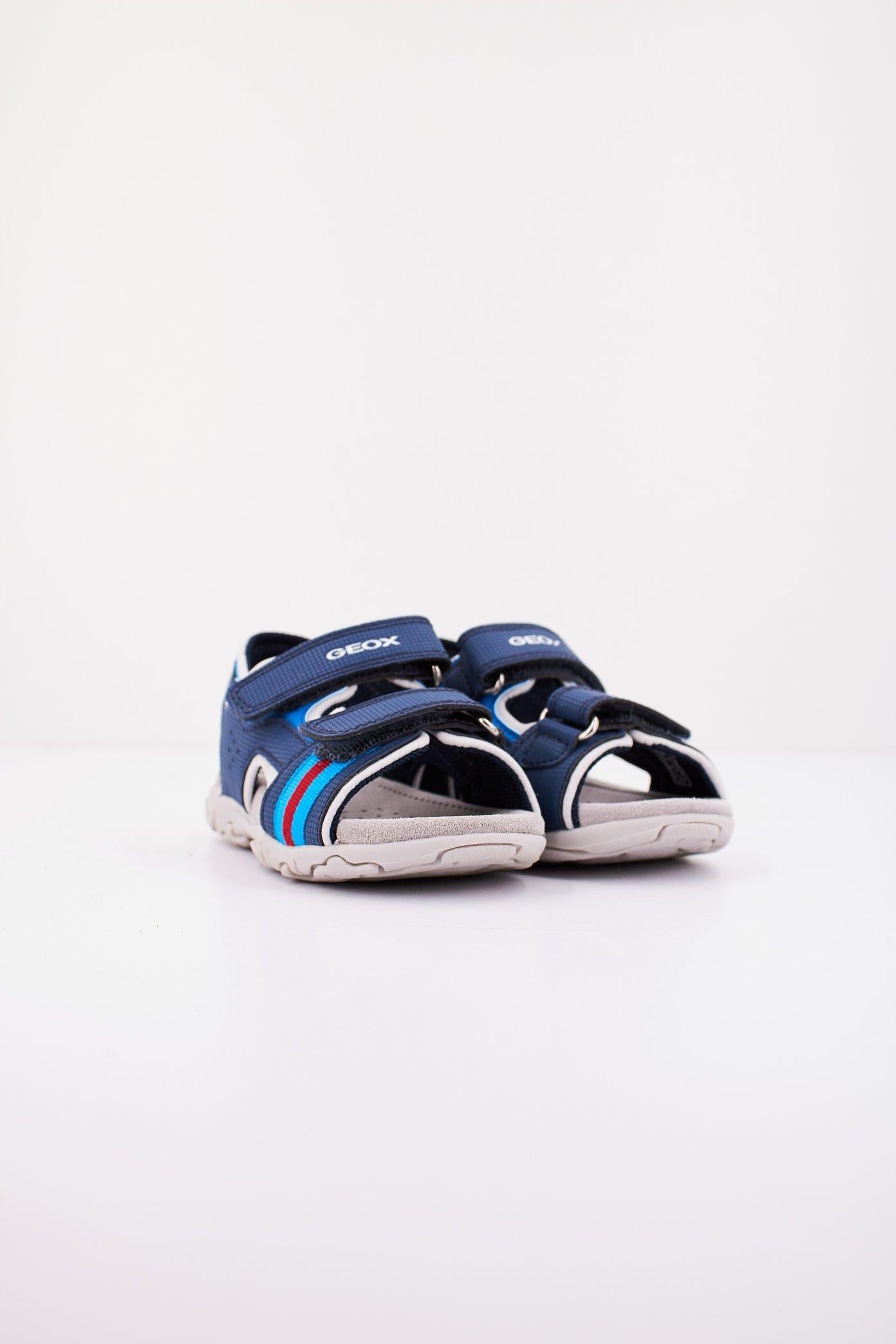 GEOX B SANDAL FLAFFEE BOY en color AZUL  (2)