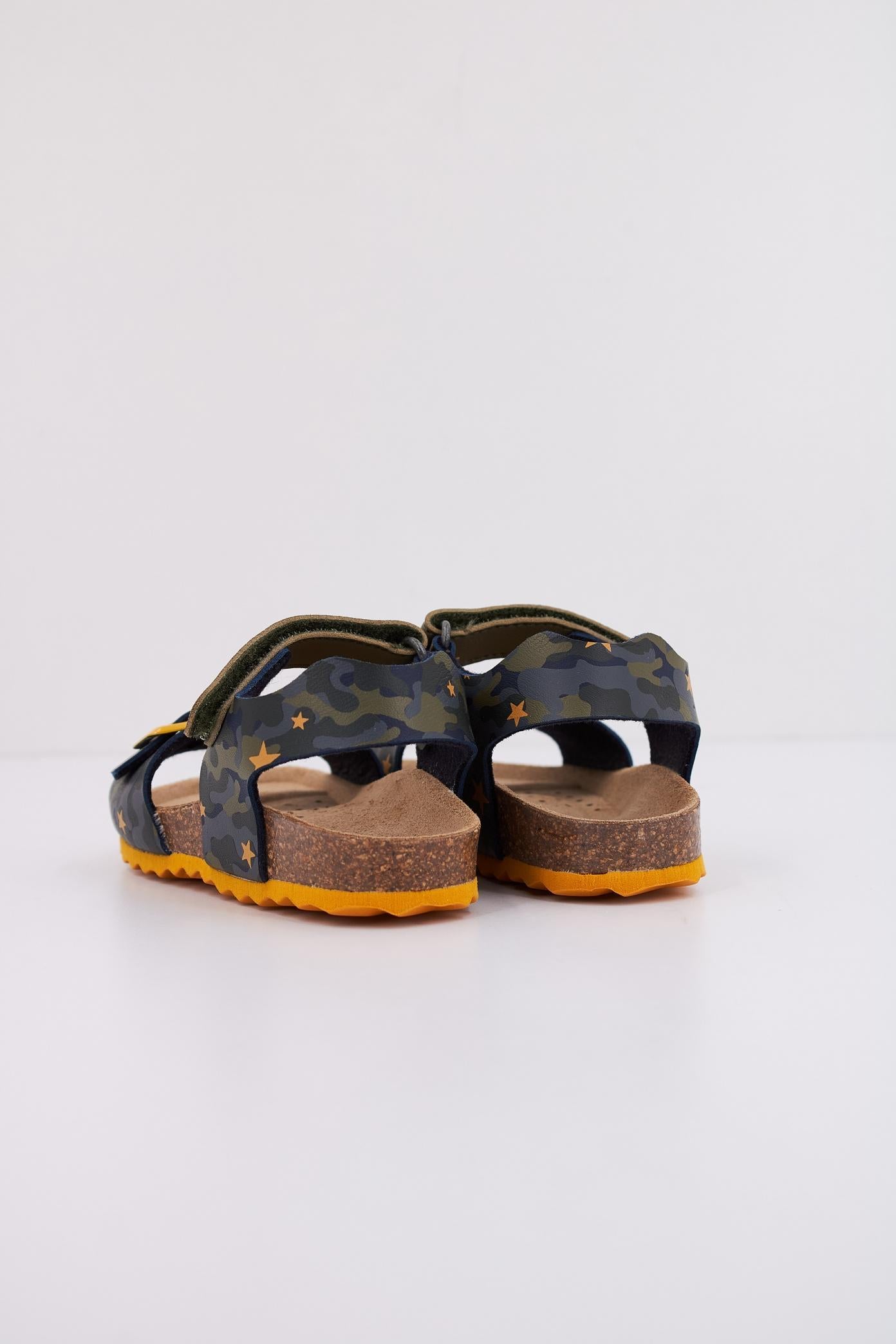 GEOX B SANDAL CHALKI BOY en color VERDE  (4)