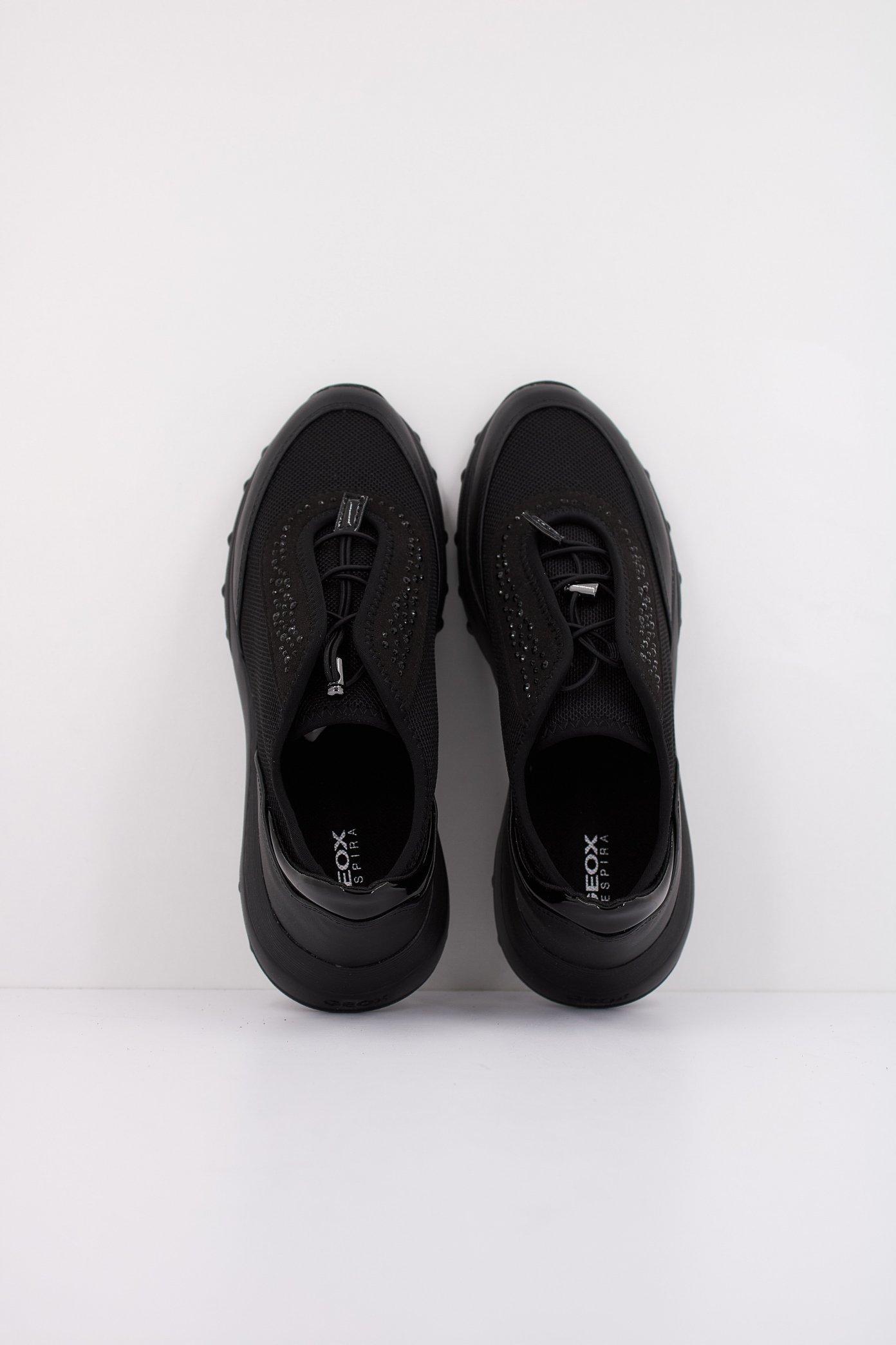 GEOX D ALLENIEE en color NEGRO  (3)