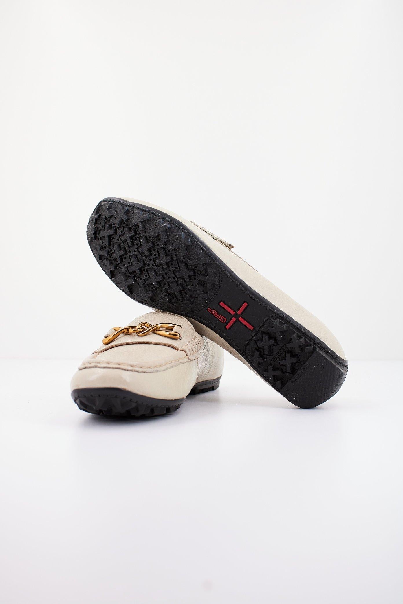 GEOX D KOSMOPOLIS + GRIP en color BEIS  (4)