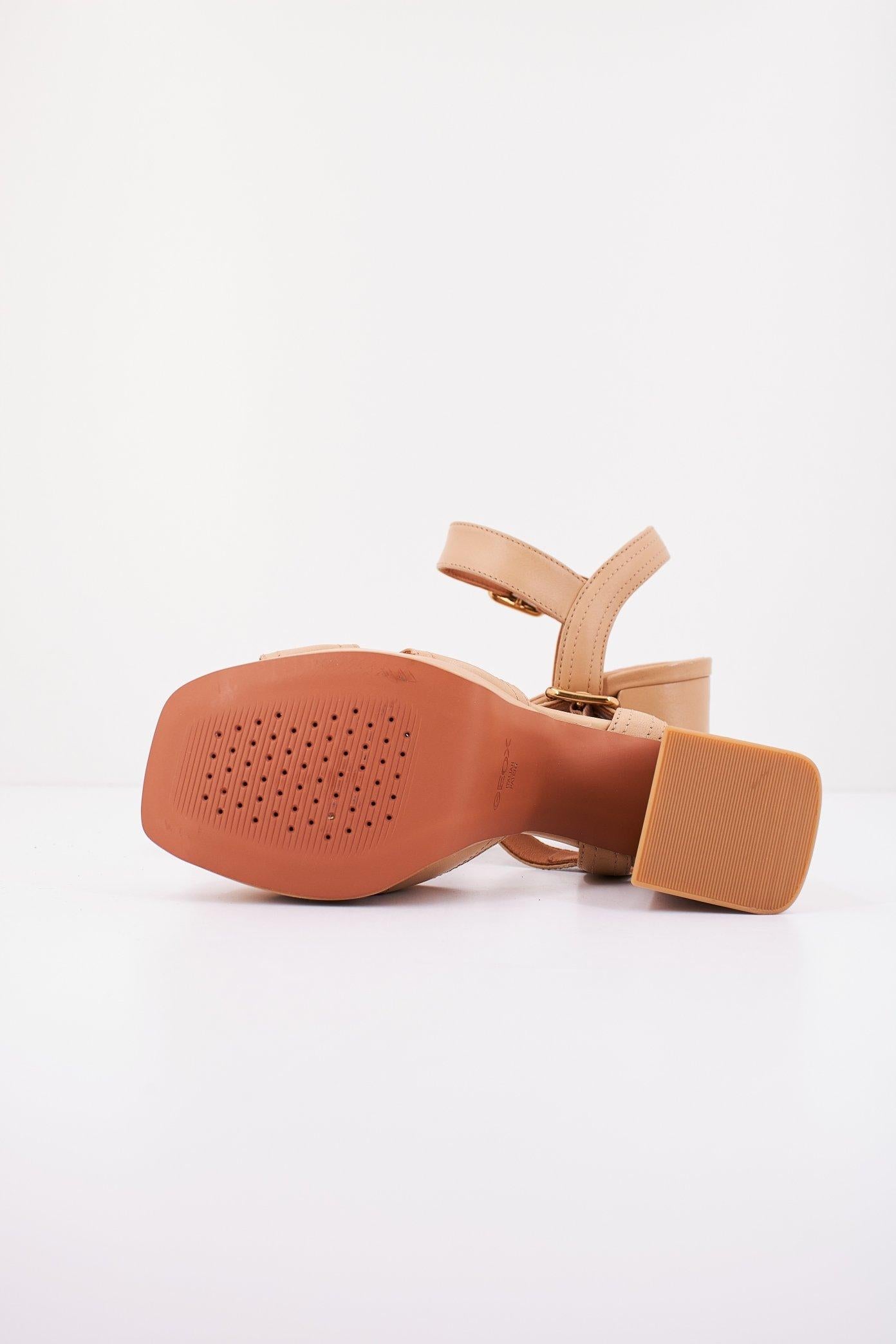 GEOX D SOLEDEA en color MARRON  (4)