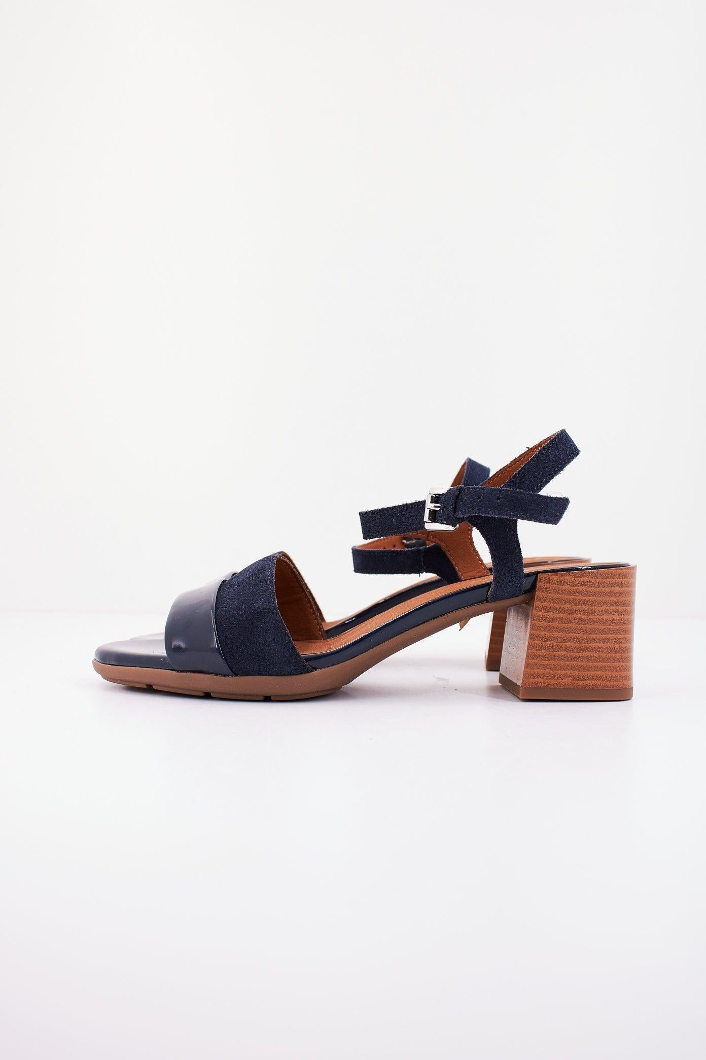 GEOX D NEW MARYKARMEN en color AZUL  (1)