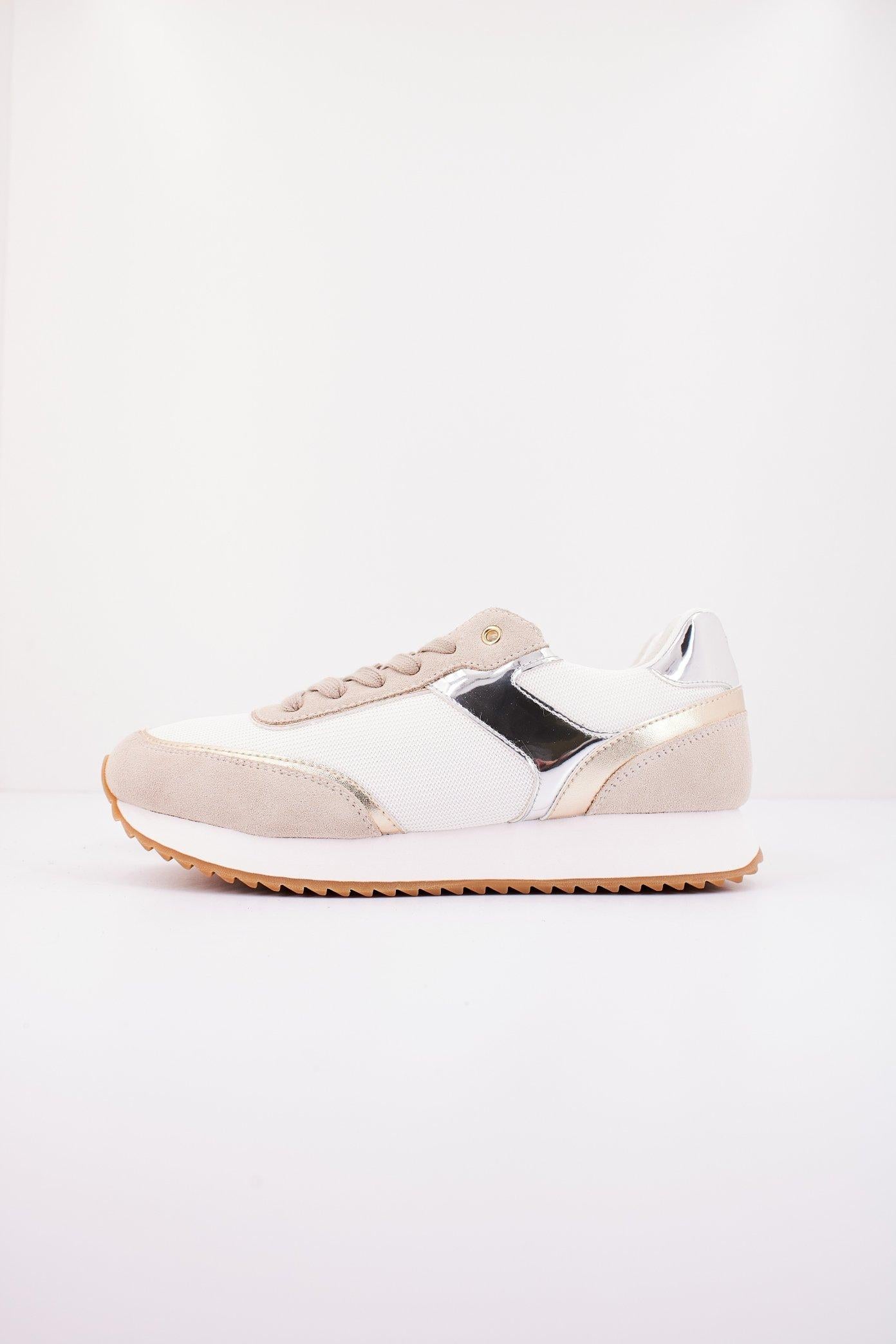 GEOX D DORALEA en color BLANCO  (1)