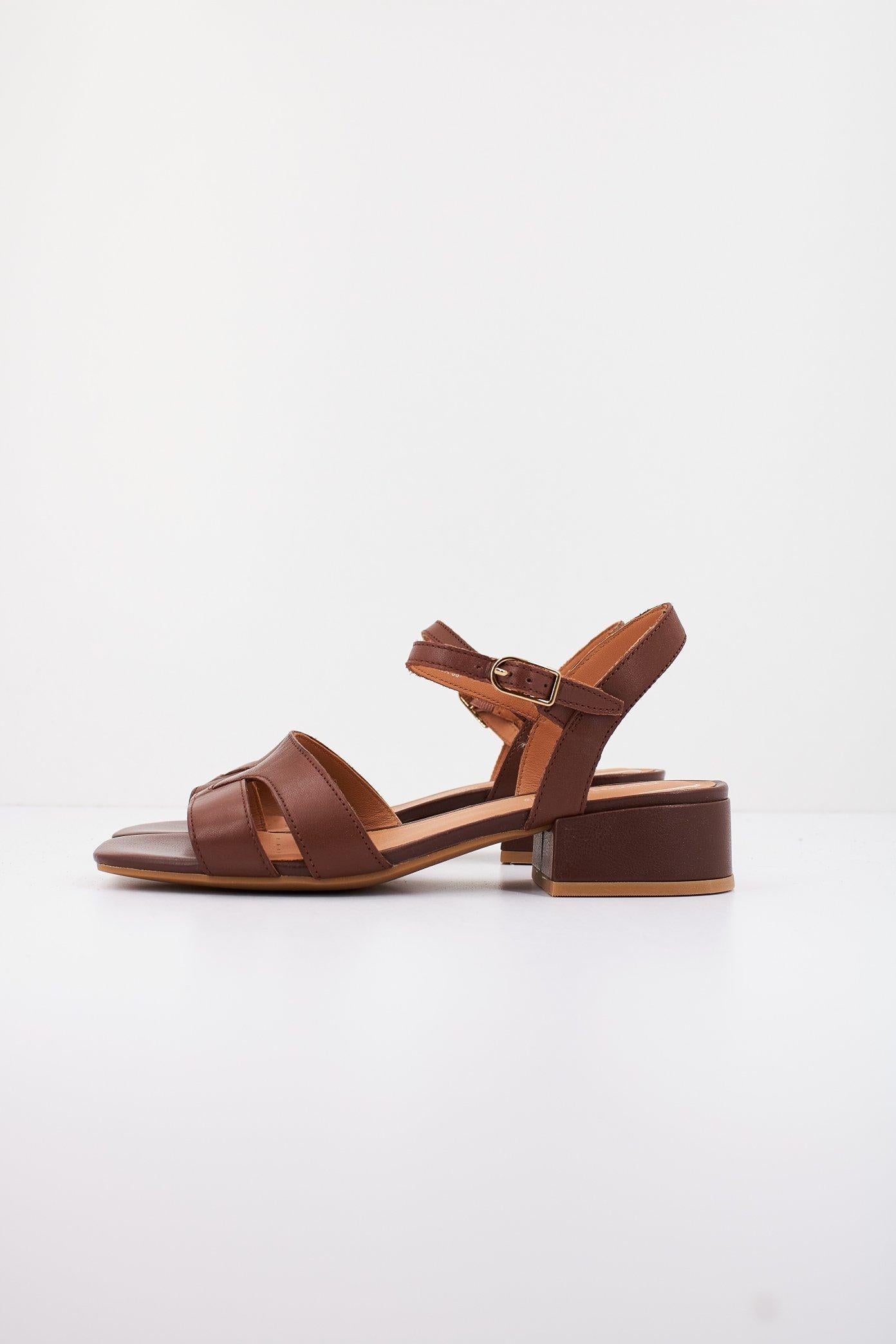 GEOX D GENZIANA  en color MARRON  (1)