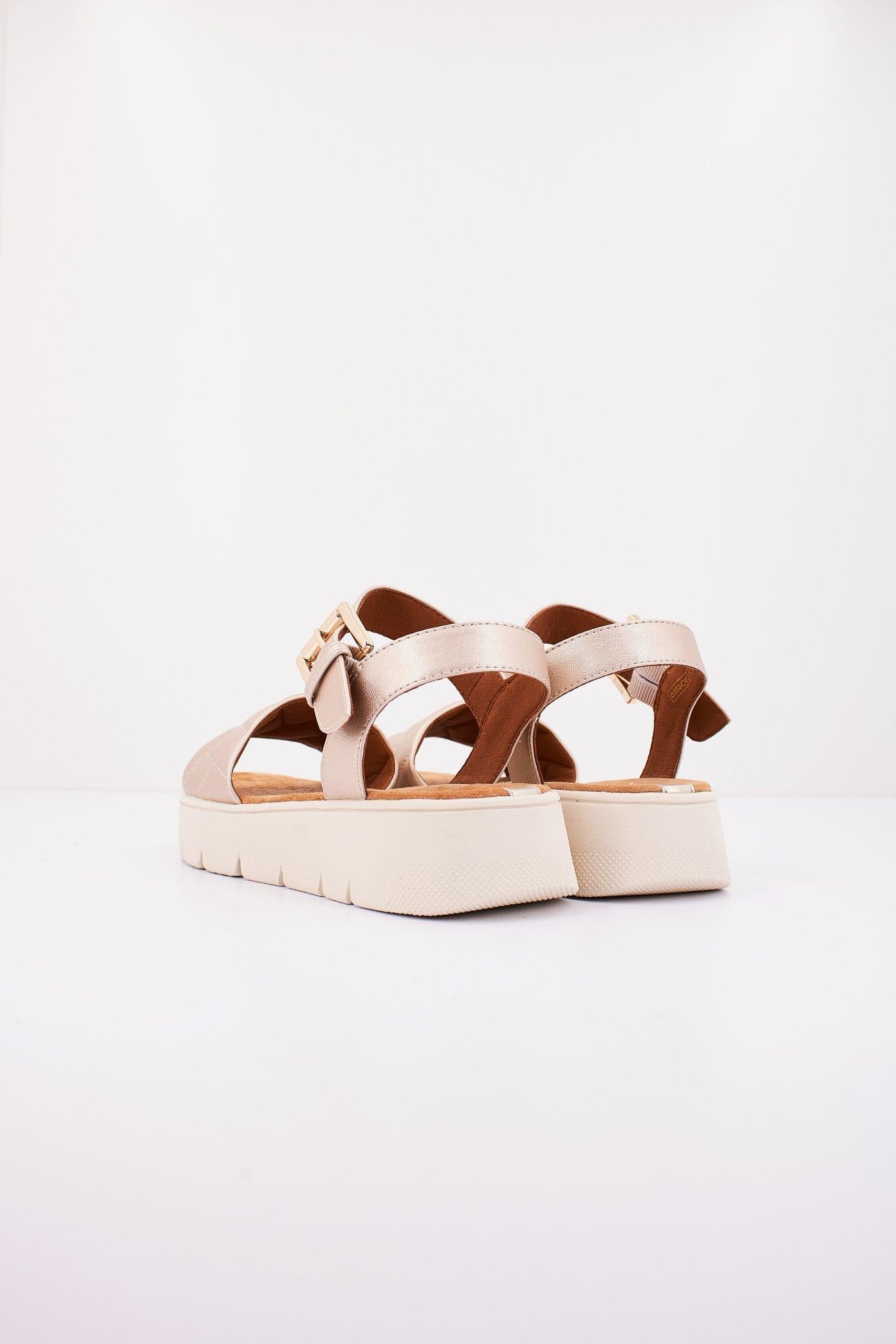 GEOX D DANDRA  en color ORO  (3)
