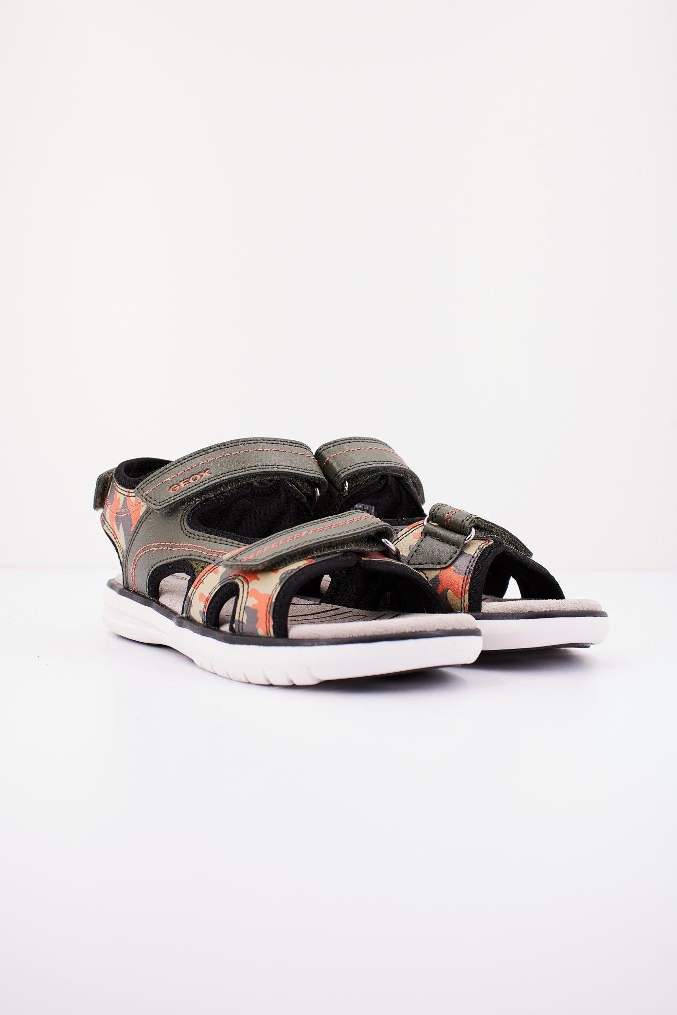 GEOX J SANDAL MARATEA BOY en color VERDE  (2)