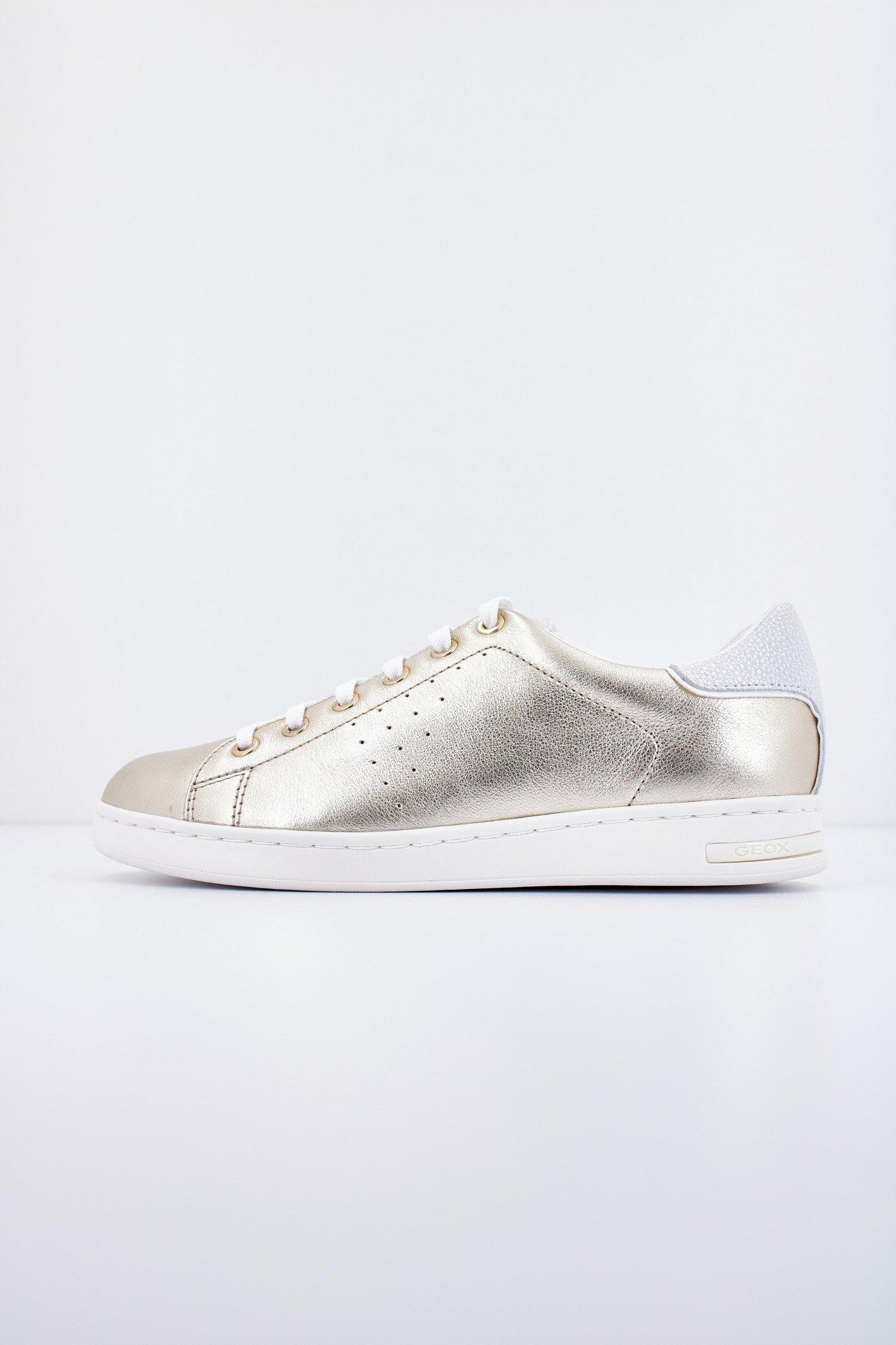 GEOX D JAYSEN en color ORO  (1)