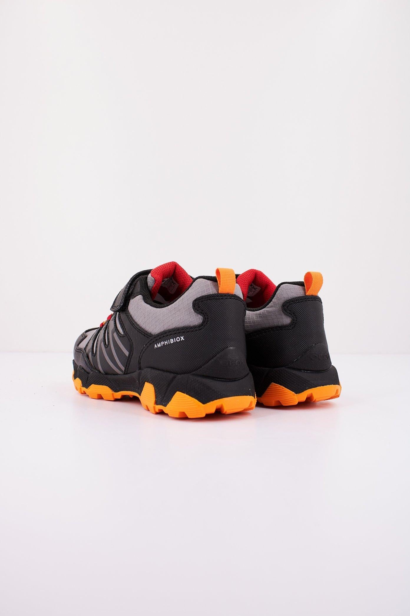 GEOX J MAGNETAR BOY B ABX en color NEGRO  (3)