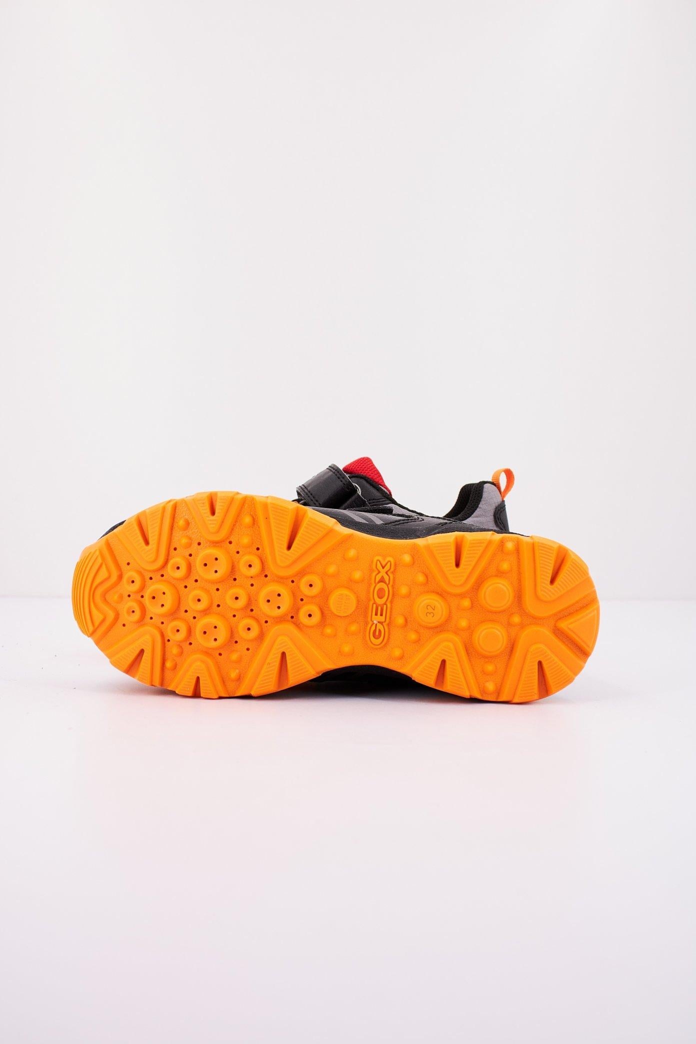 GEOX J MAGNETAR BOY B ABX en color NEGRO  (4)