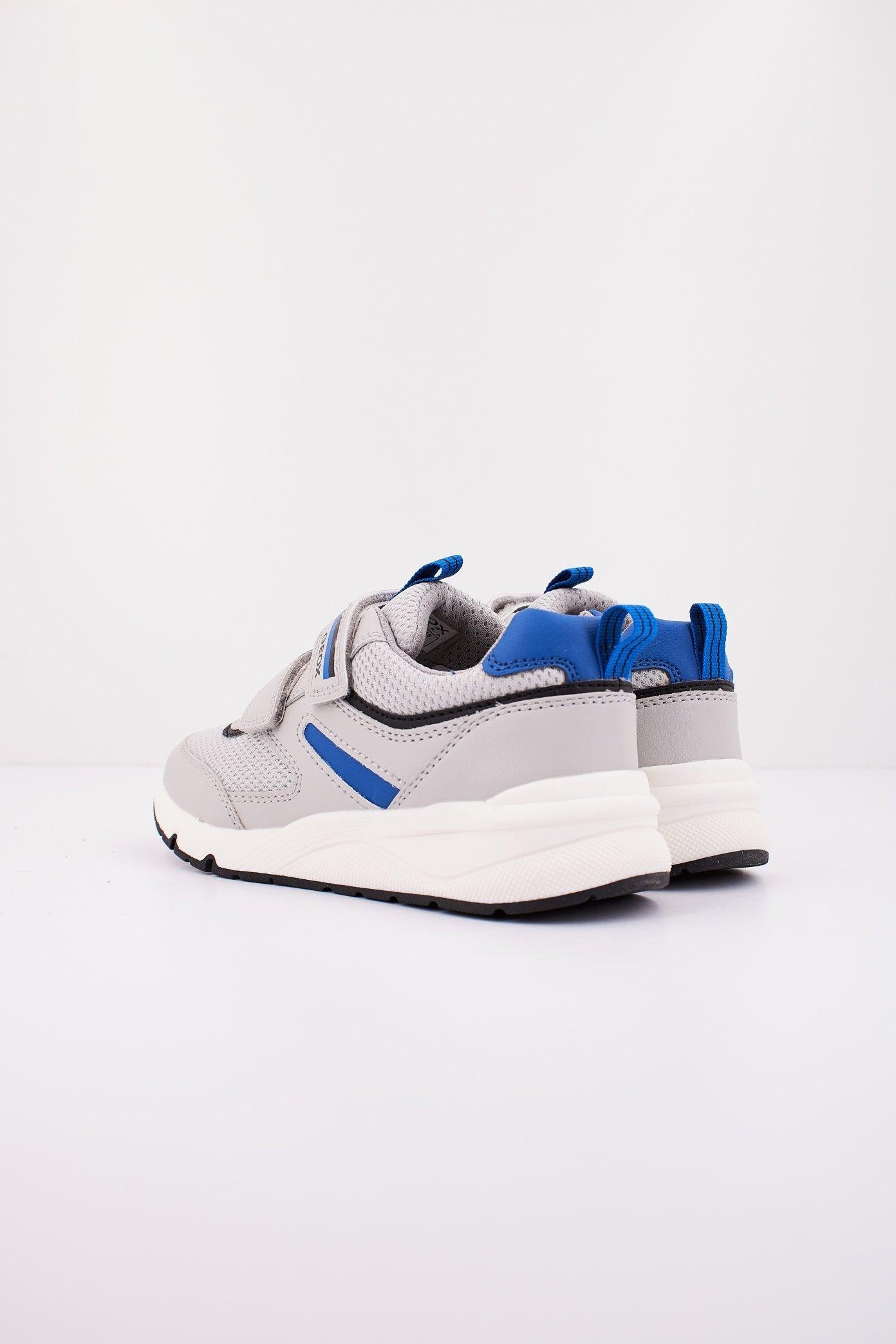 GEOX  J ROONER BOY en color GRIS  (3)