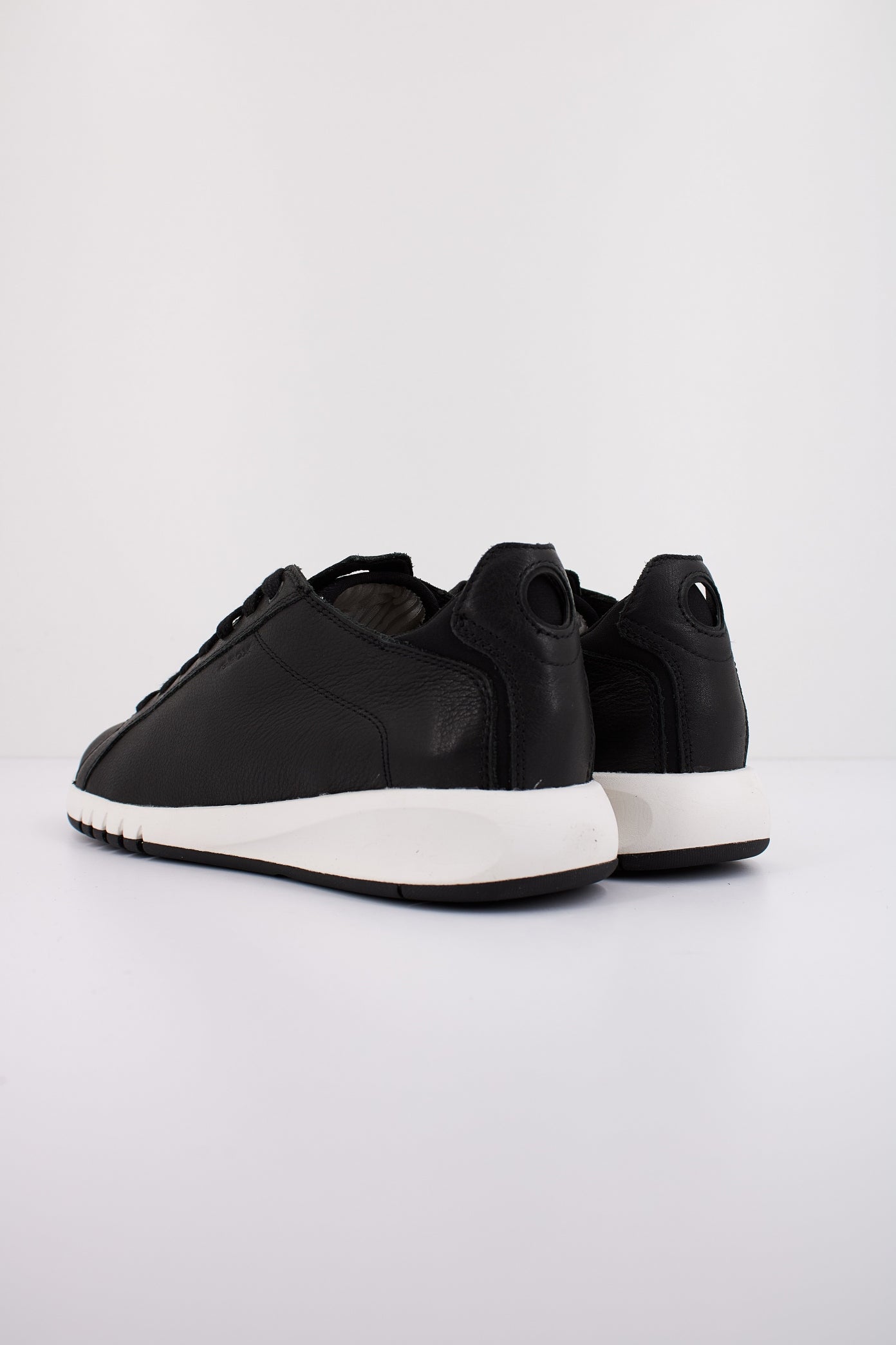 GEOX U AERANTIS en color NEGRO  (3)