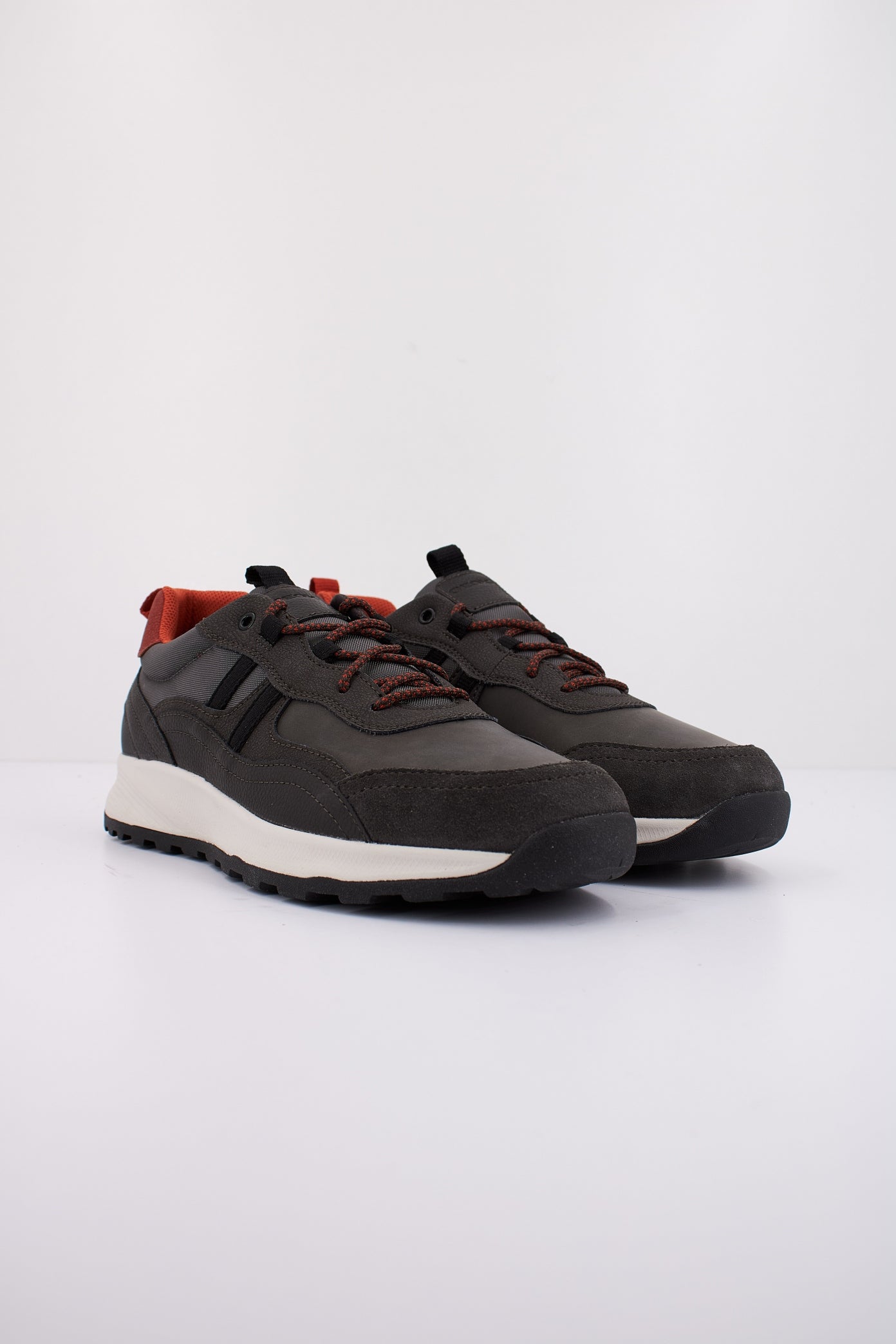GEOX U TERRESTRE en color MARRON  (2)