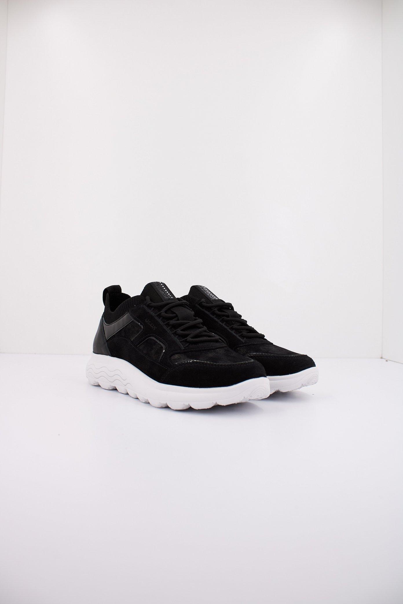 GEOX  D SPHERICA en color NEGRO  (2)