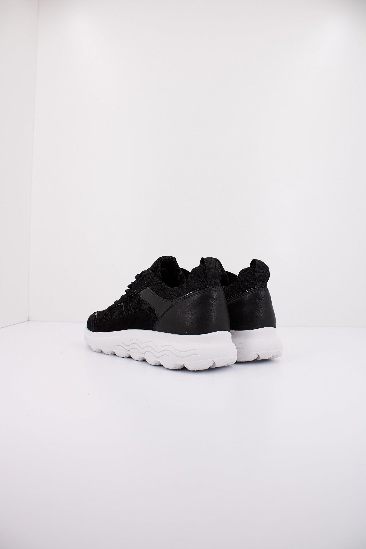 GEOX  D SPHERICA en color NEGRO  (4)