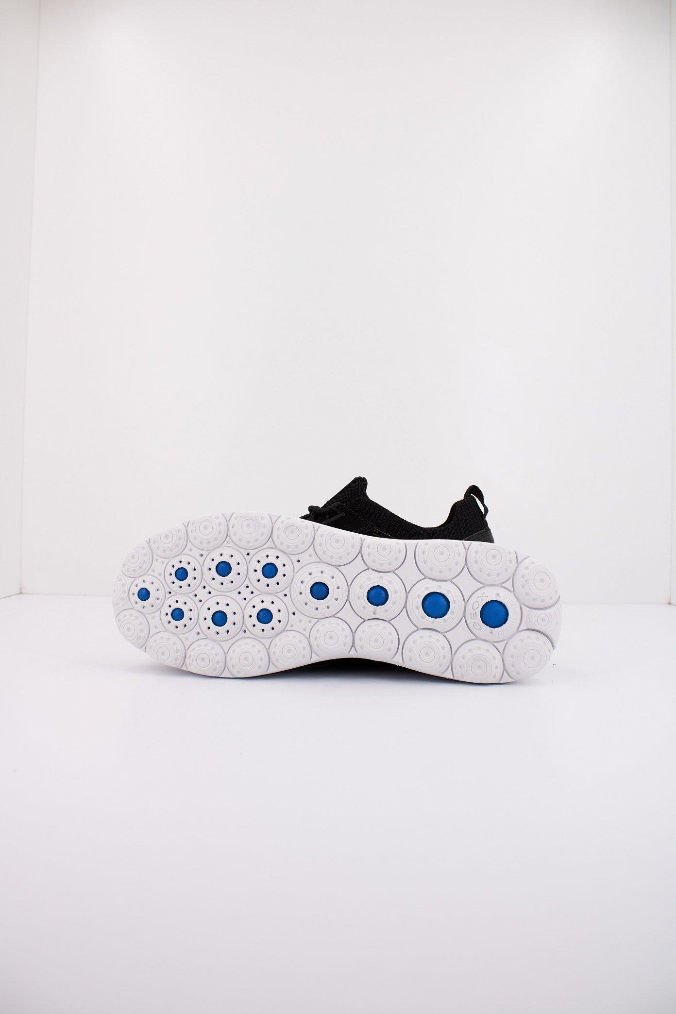 GEOX  D SPHERICA en color NEGRO  (5)