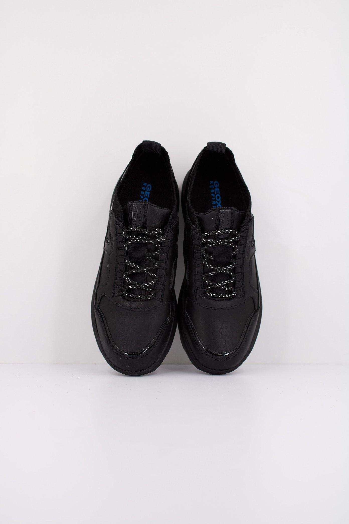GEOX D SPHERICA en color NEGRO  (3)