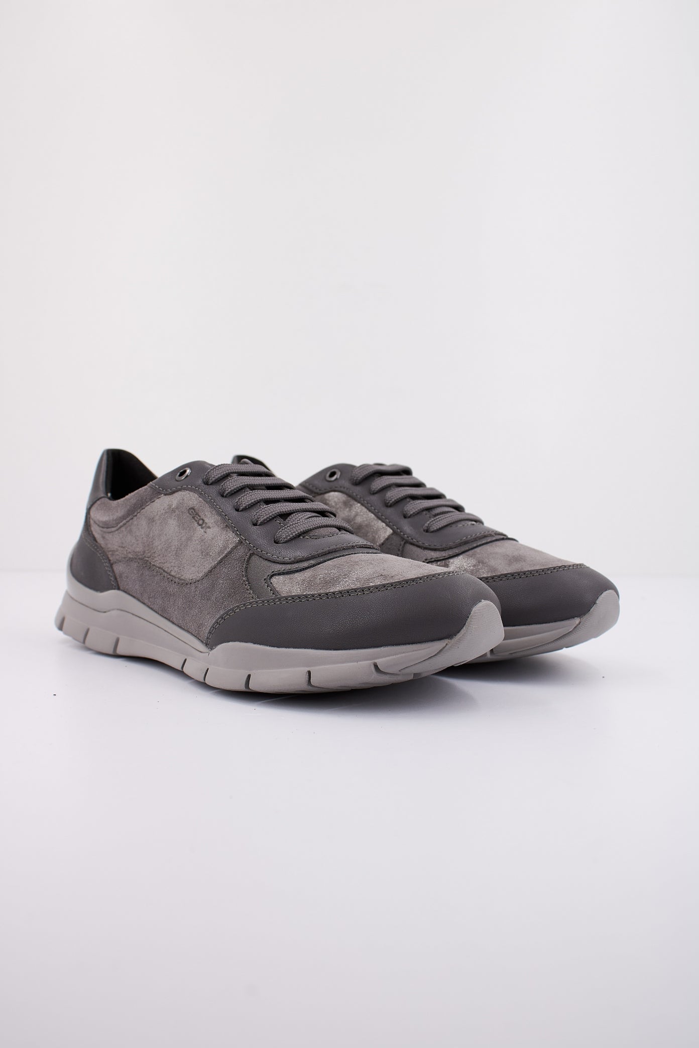 GEOX D SUKIE en color GRIS  (2)
