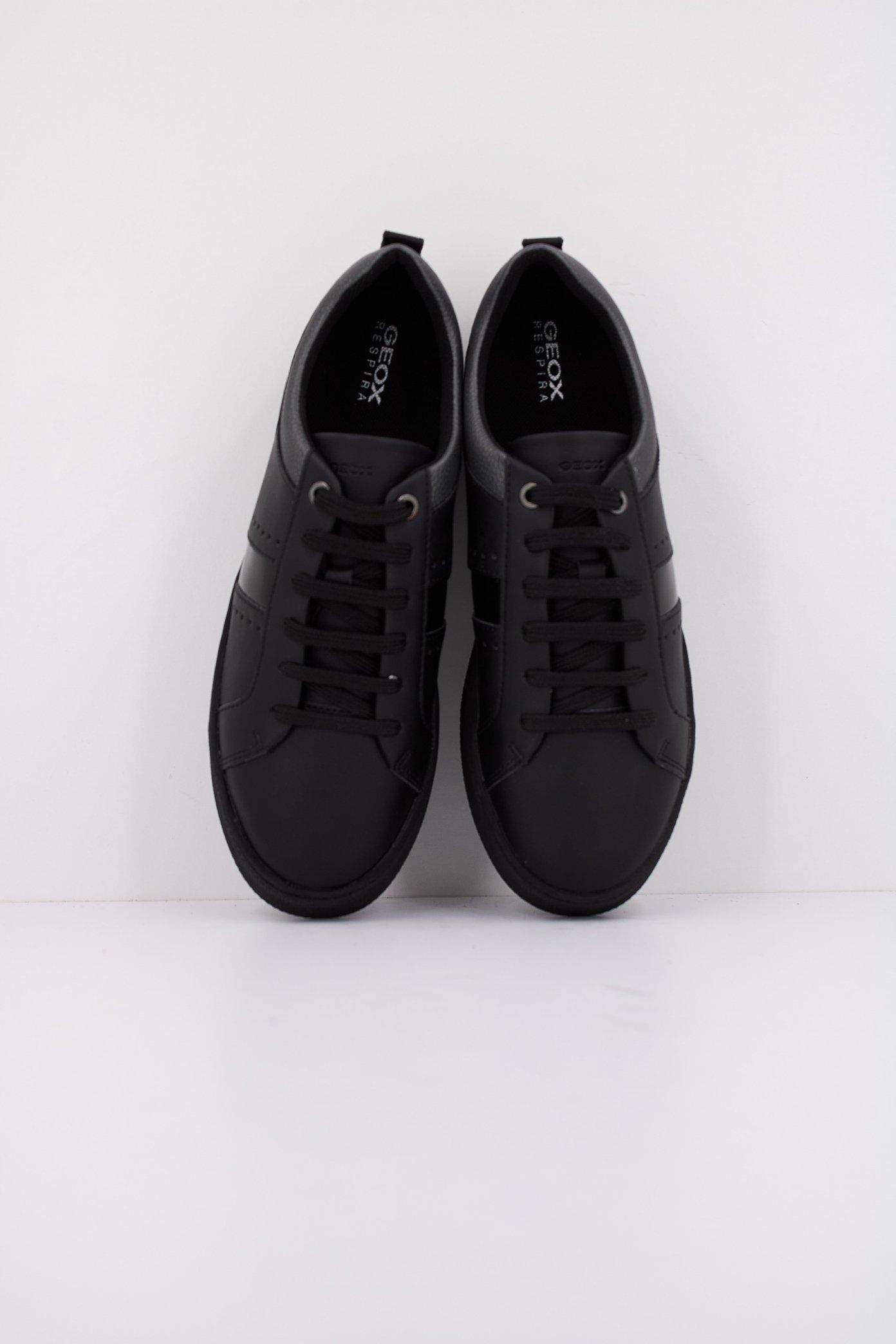 GEOX D SKYELY en color NEGRO  (3)