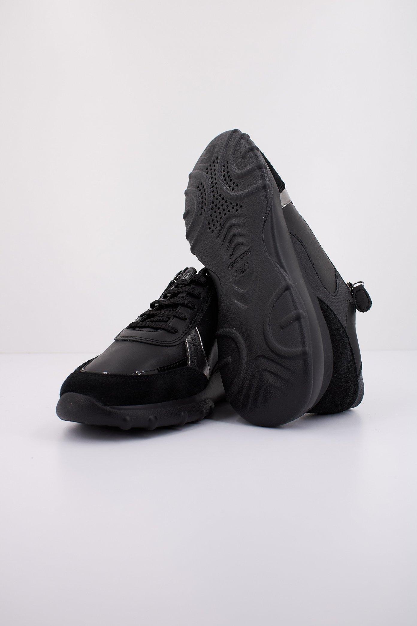GEOX D ALLENIEE en color NEGRO  (5)