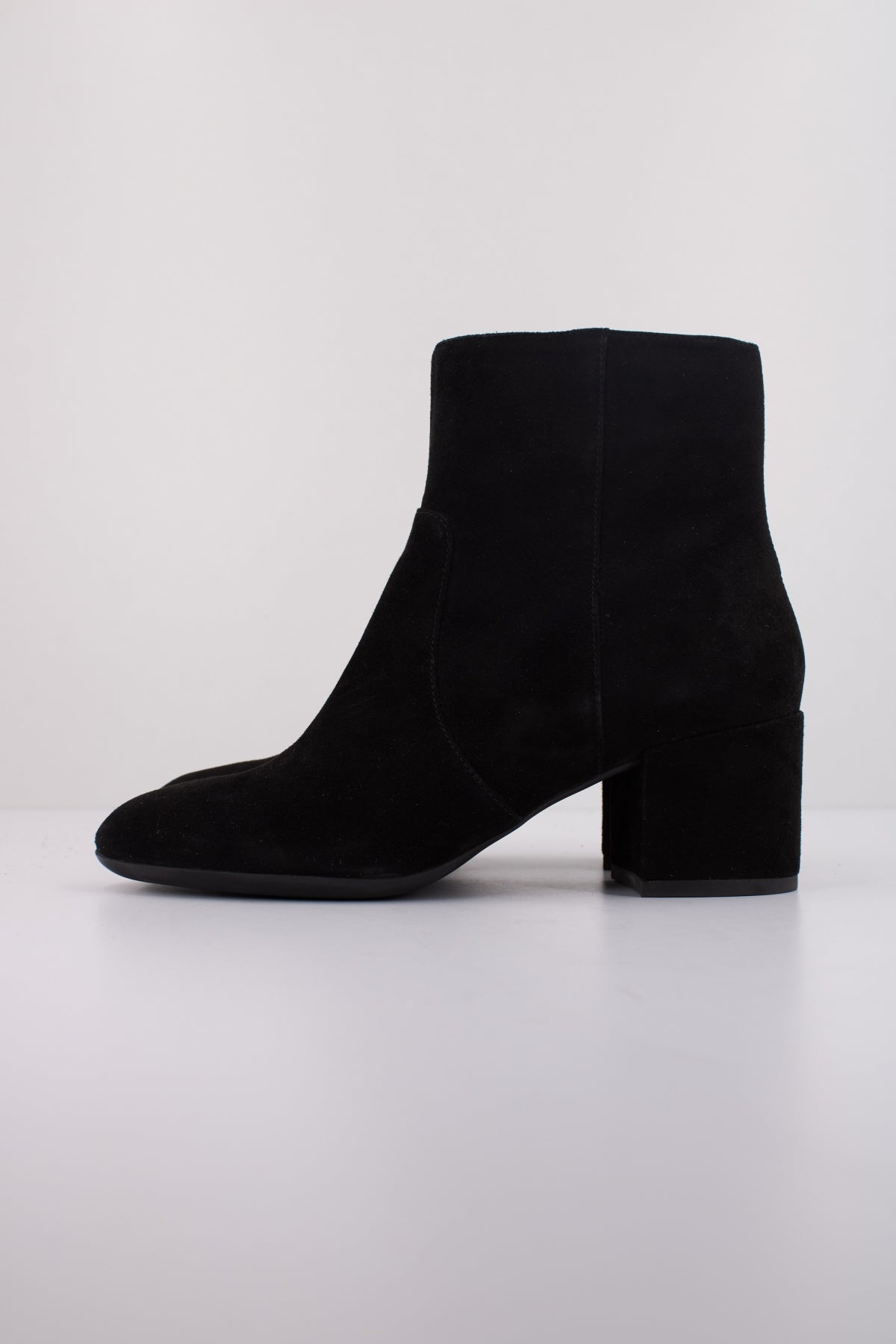 GEOX  D ELEANA  en color NEGRO  (1)