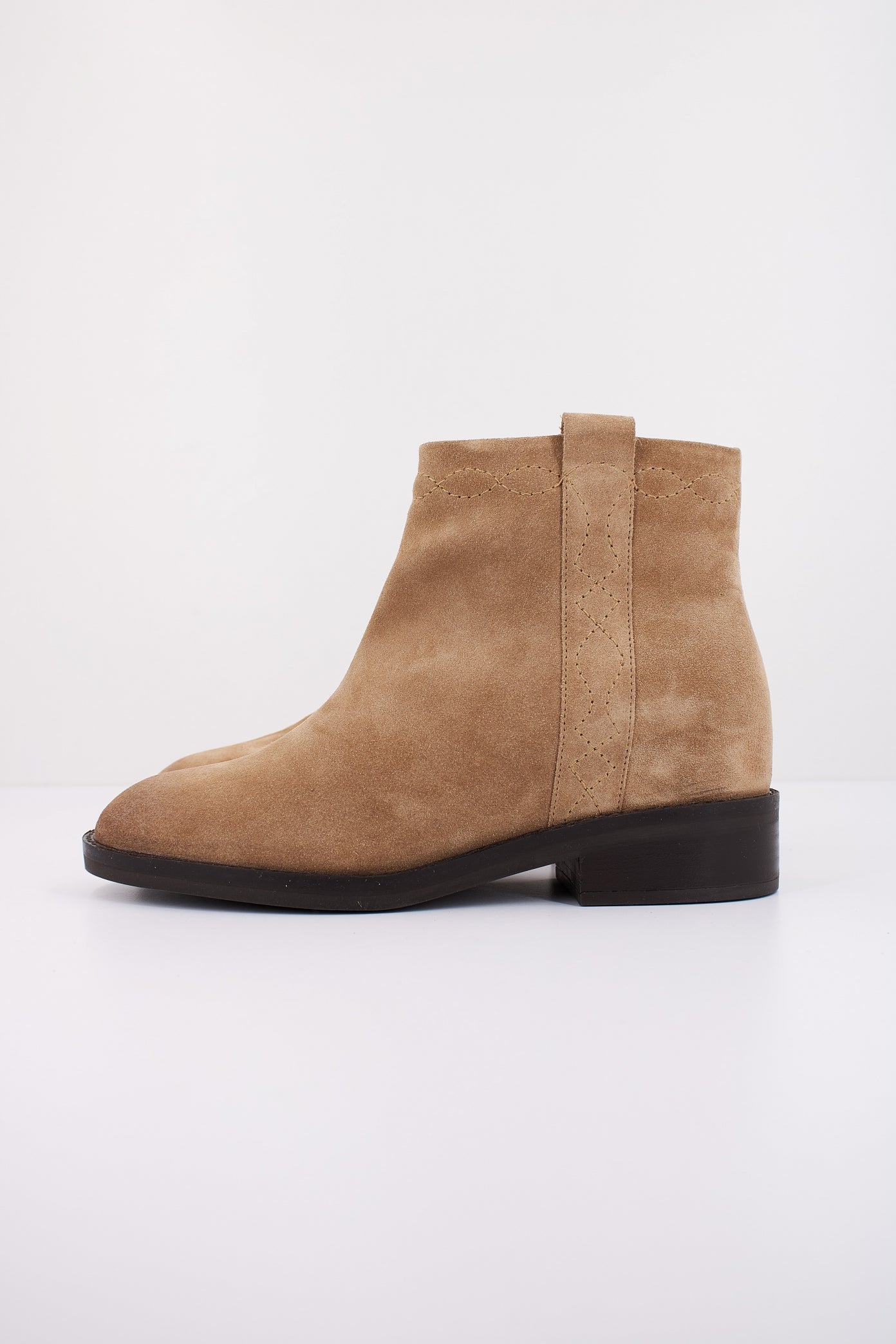 GEOX  D LARYSSE en color MARRON CLARO  (1)
