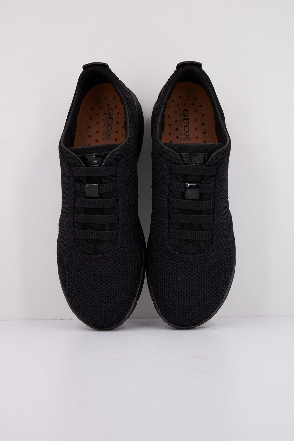 GEOX D NEBULA en color NEGRO  (3)