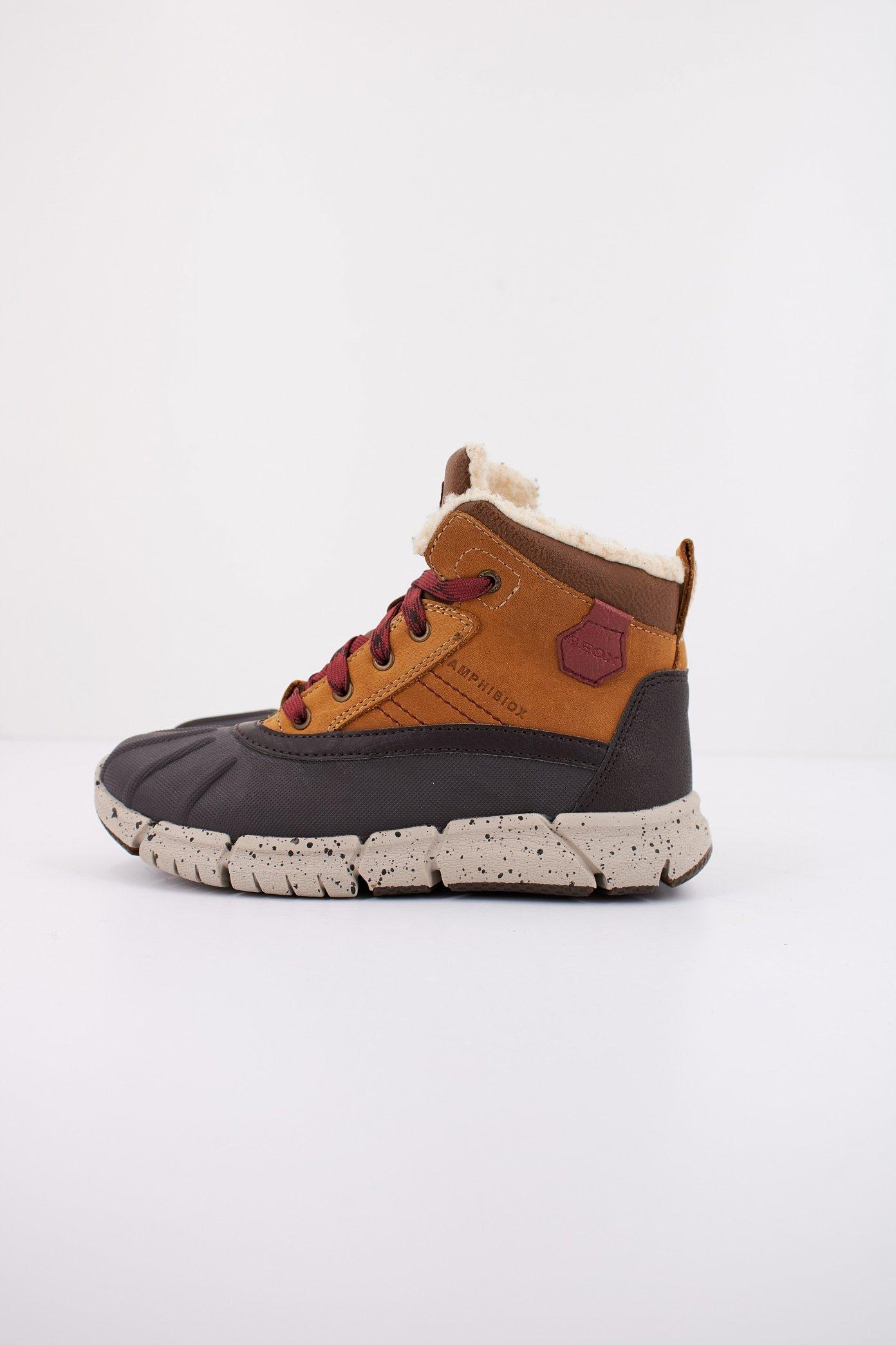 GEOX J FLEXYPER BOY B ABX en color MARRON  (1)