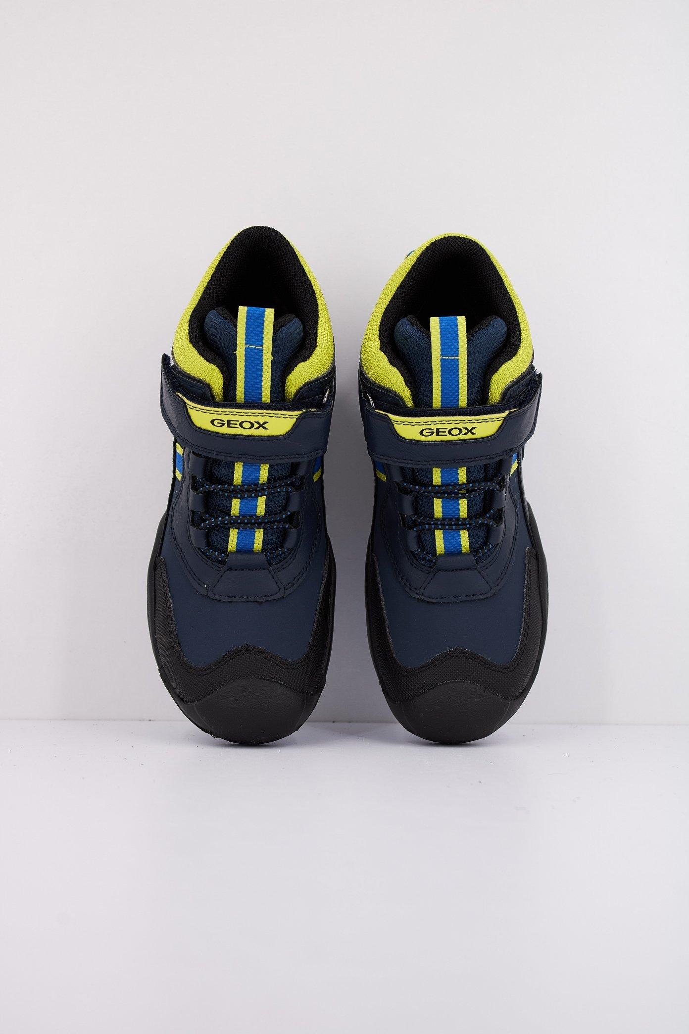 GEOX  J NEW SAVAGE BOY B A en color AZUL  (3)