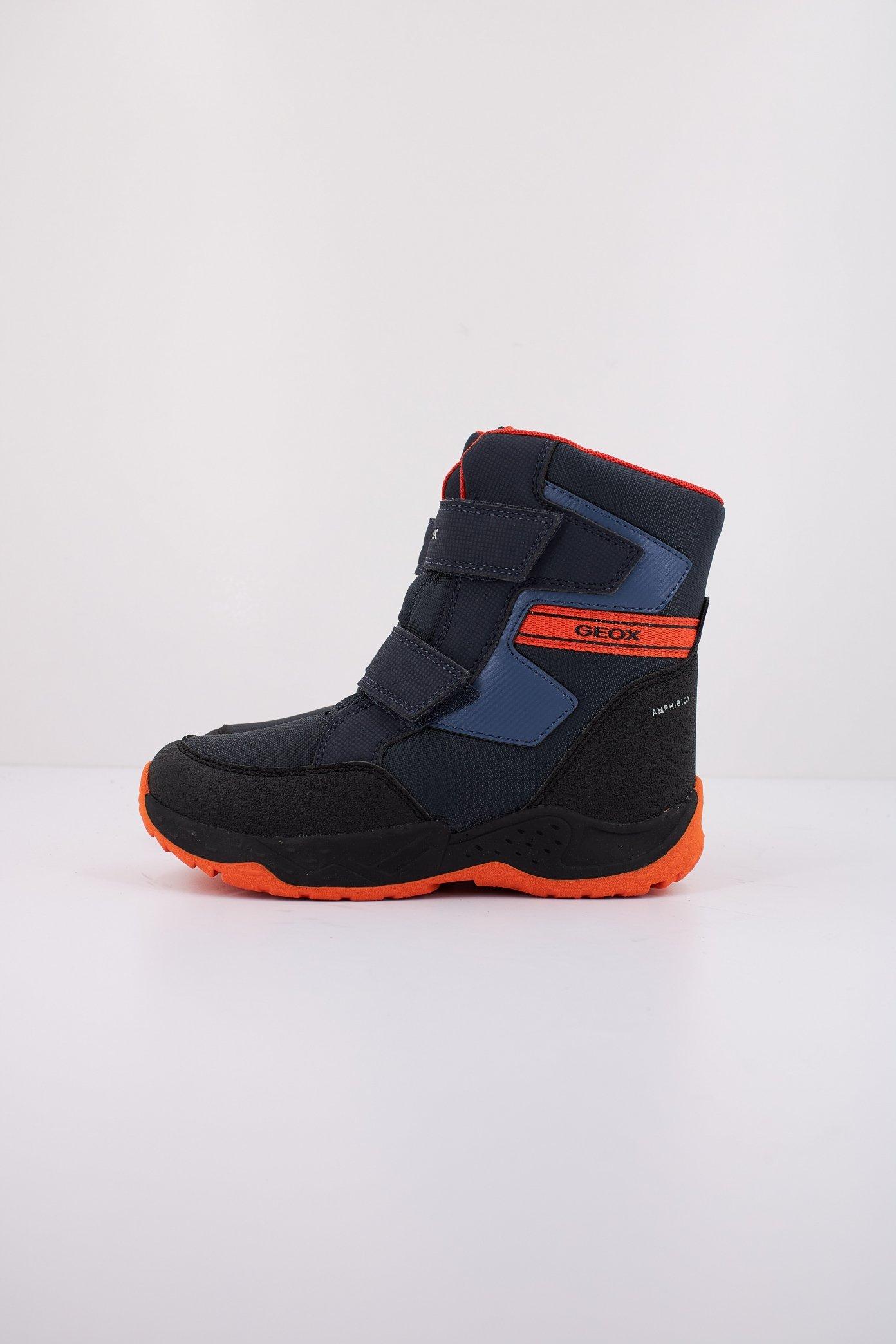GEOX J SENTIERO BOY B ABX en color AZUL  (1)