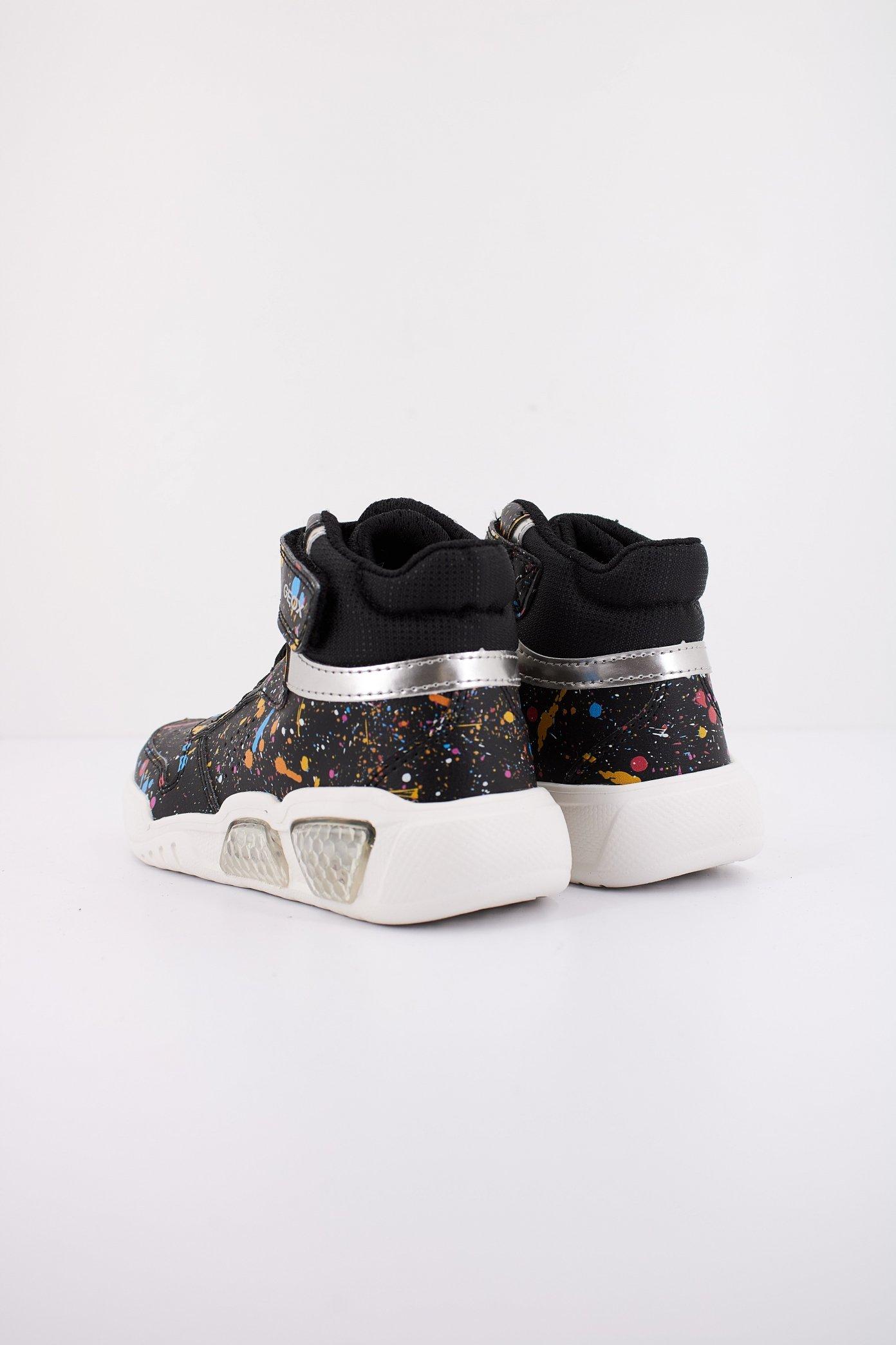 GEOX J ILLUMINUS  en color NEGRO  (4)