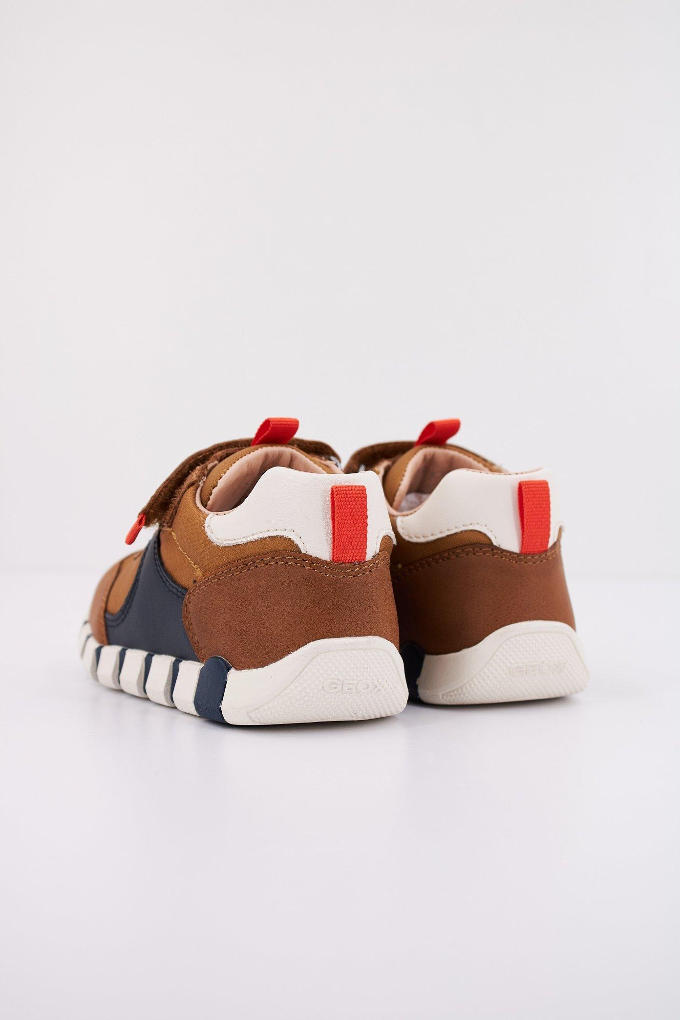 GEOX B IUPIDOO en color MARRON CLARO  (4)